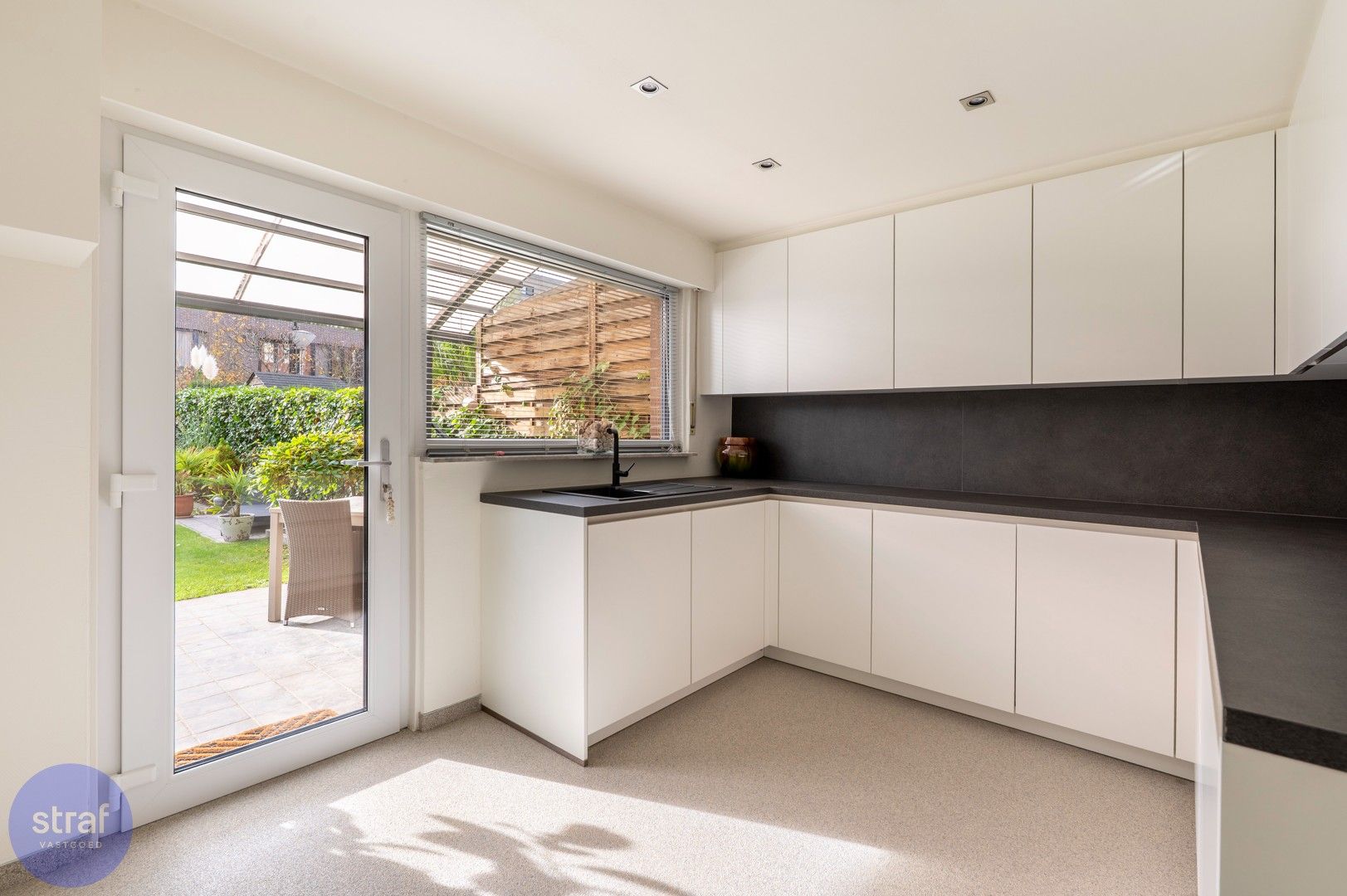 Instapklare beletage met zalige zuid-tuin op een perfecte locatie! foto 14