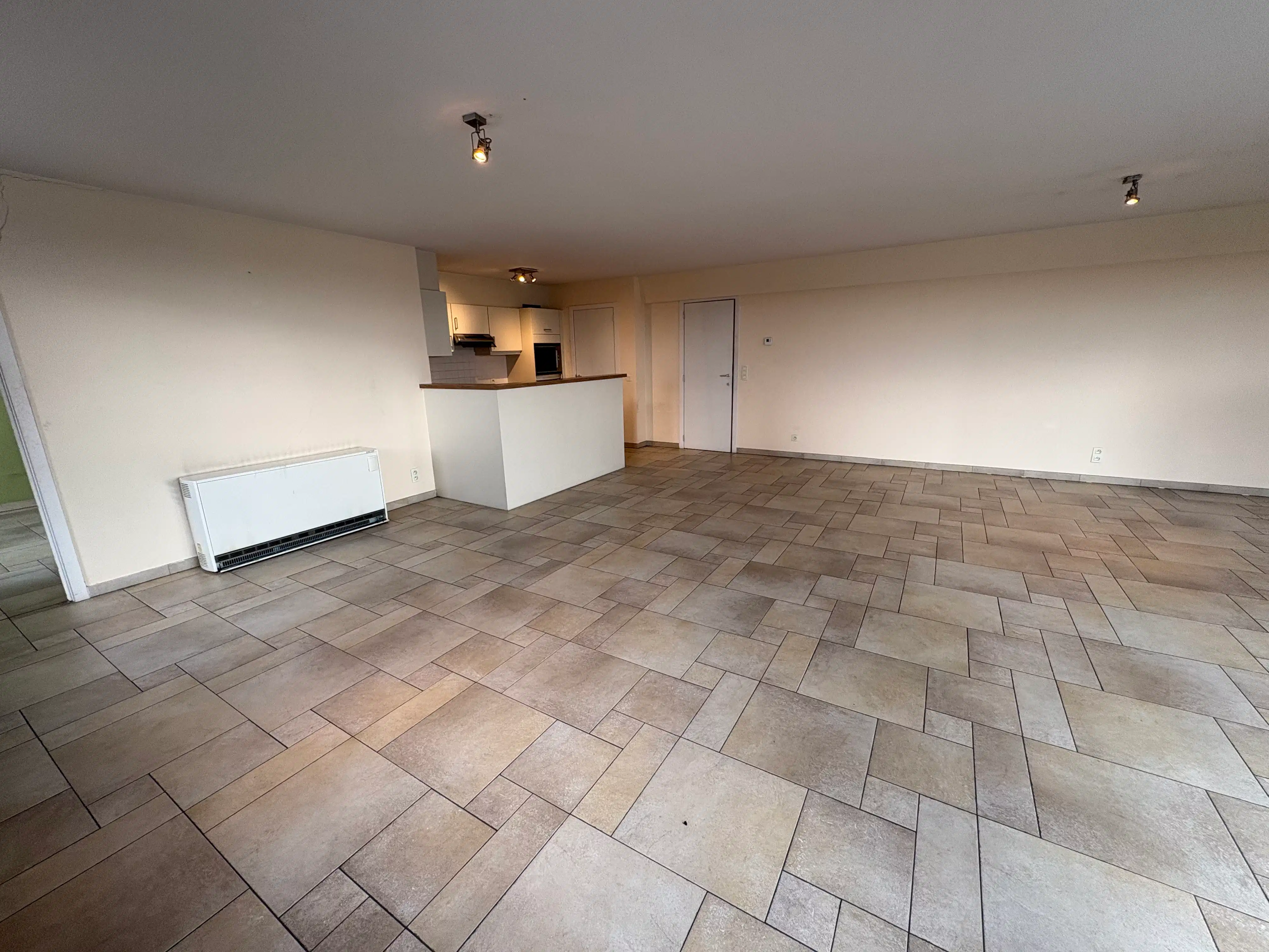 Heel ruim appartement met drie slaapkamers en twee terrassen te Zeebrugge. Mooi uitzicht op de Haven. foto 5