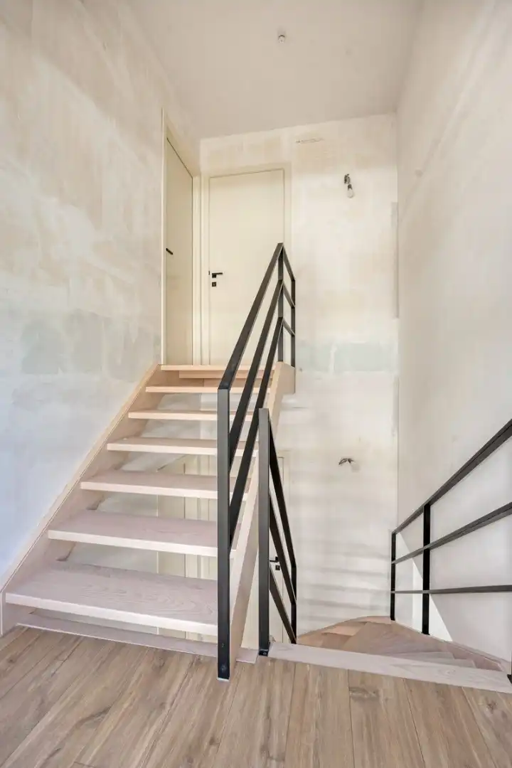 Instapklare woning met zeer goede afwerking, 3 slaapkamers, 3 badkamers, tuin, terras en autostaanplaats in het centrum van Tienen – EPC 27 kWh/m² - bewoonbare  foto 26