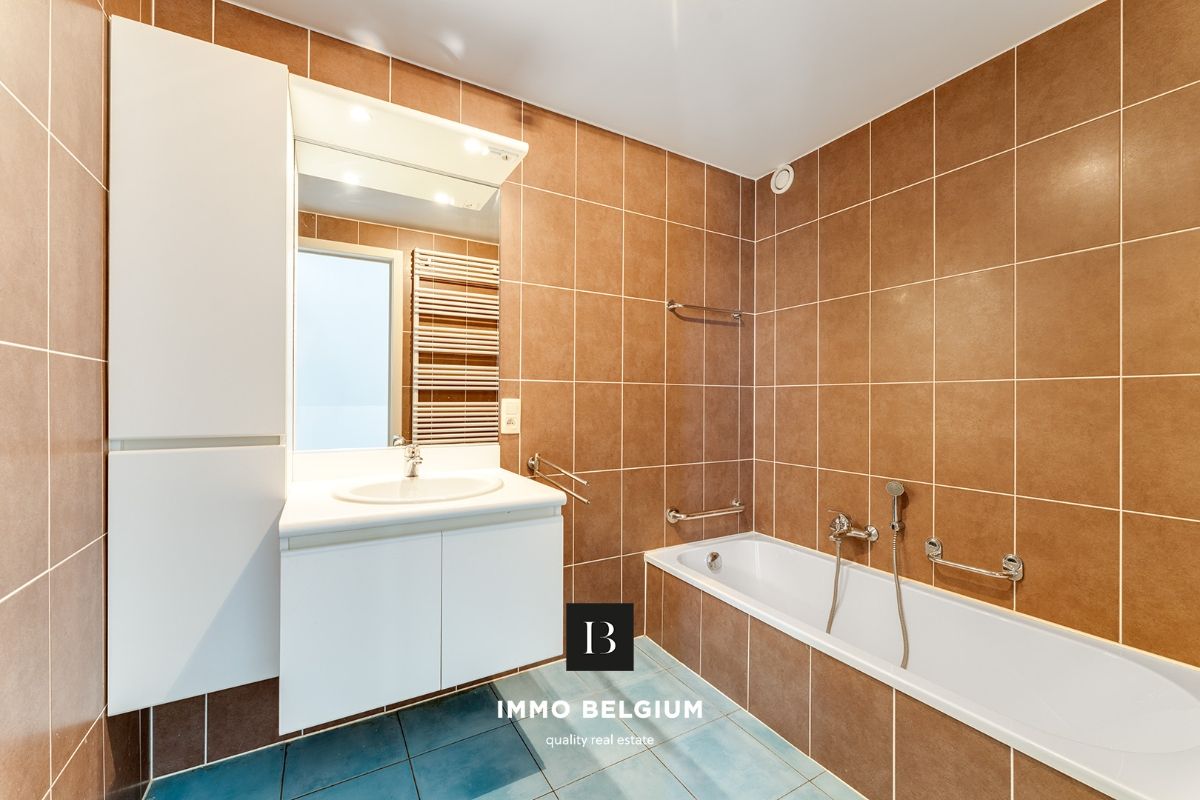 Ruim duplex appartement met 3 slaapkamers foto 13