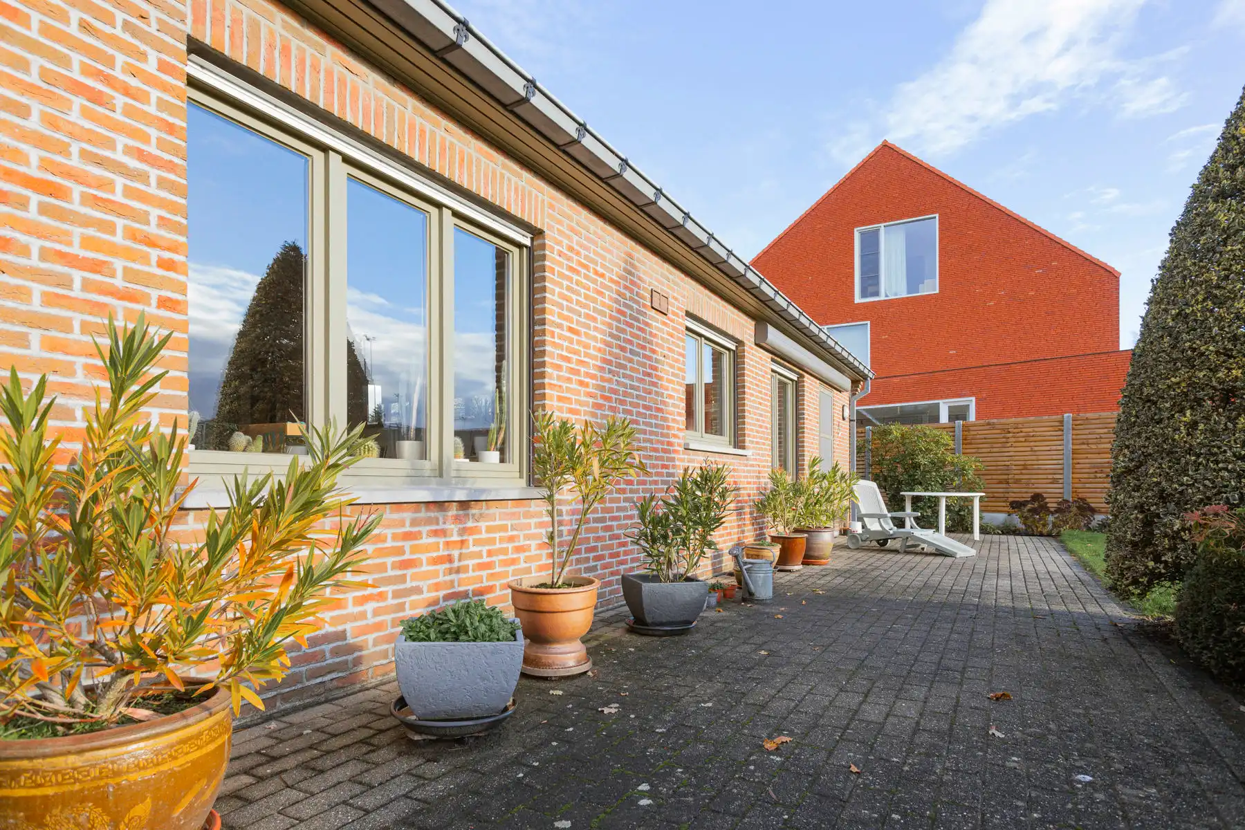 Gelijkvloerse gezinswoning met 4 slaapkamers en grote tuin foto 21