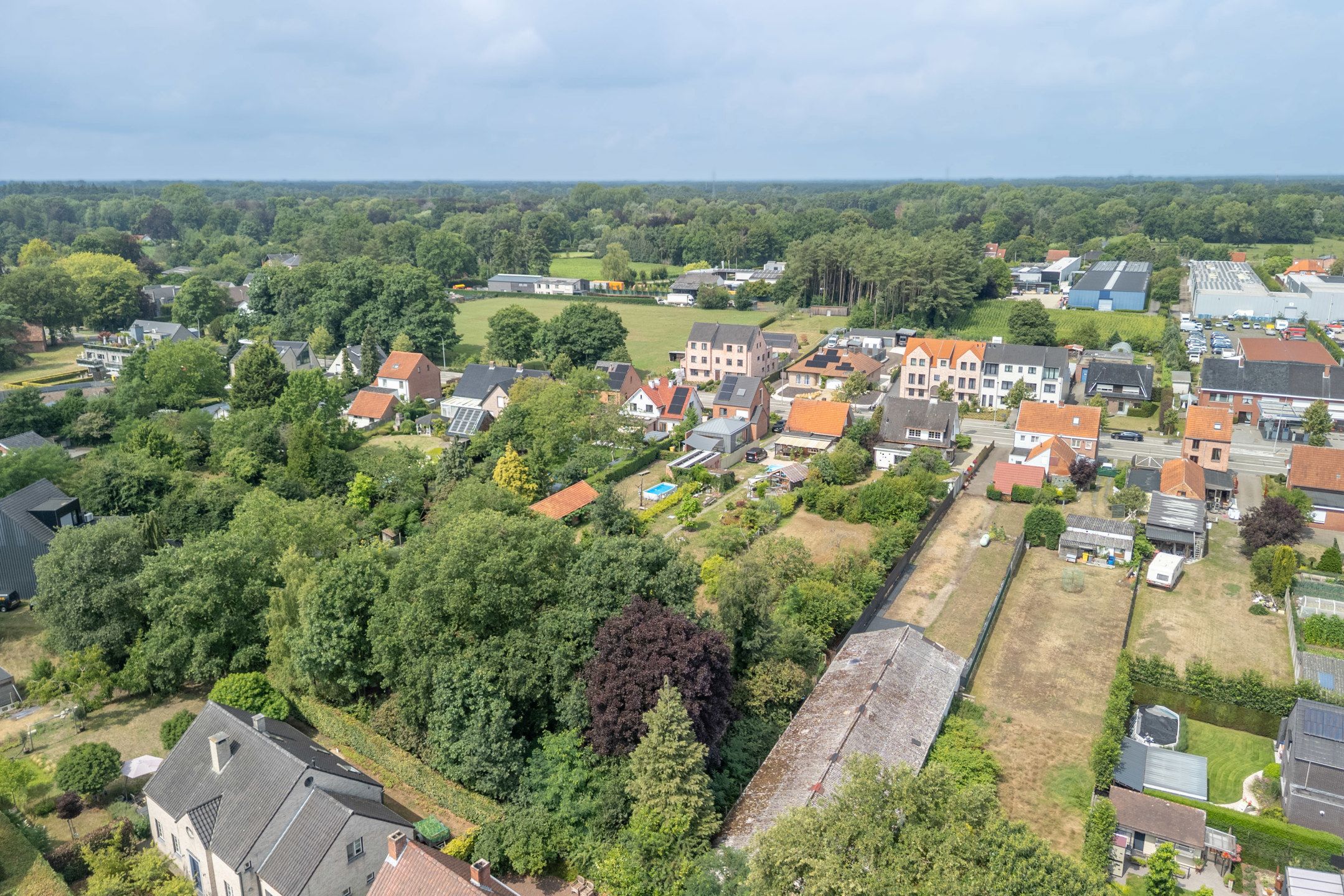 Te renoveren gezinswoning (196m²) op perceel van 1.943m². foto 36