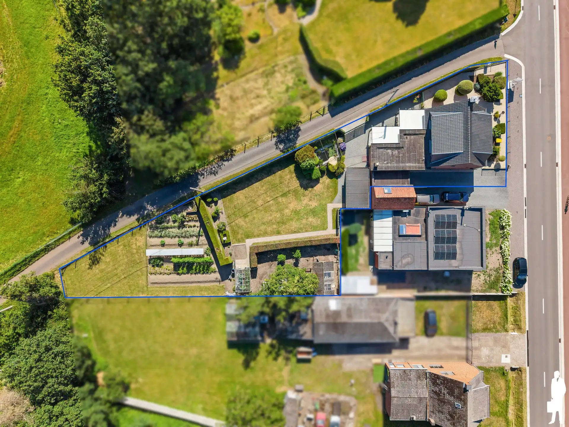 Instapklare woning met 4 SLK - garage en tuin te Bonheiden. foto 3