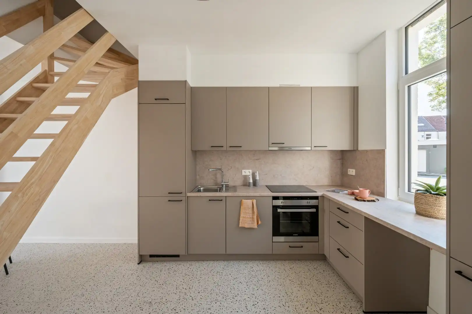 Gerenoveerde stadswoning met twee slaapkamers foto 4