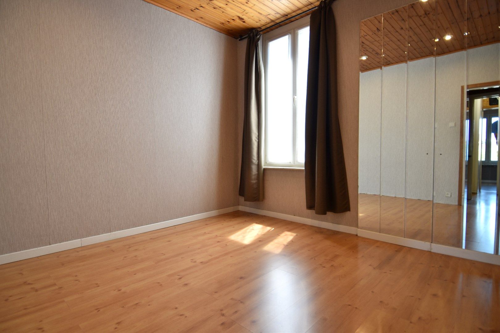 Gezellige stadswoning met 4 slaapkamers en terras te koop nabij Kortrijk-centrum foto 8