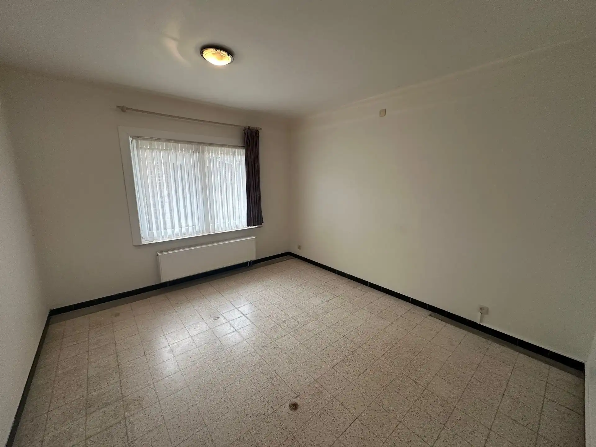 Gelijkvloers appartement met 2 slaapkamers, ruime berging en overdekte autostaanplaats foto 6