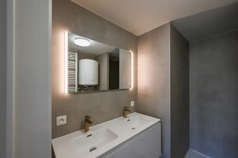 PAS GERENOVEERD TWEESLAAPKAMERAPPARTEMENT IN SINT-IDESBALD foto 8