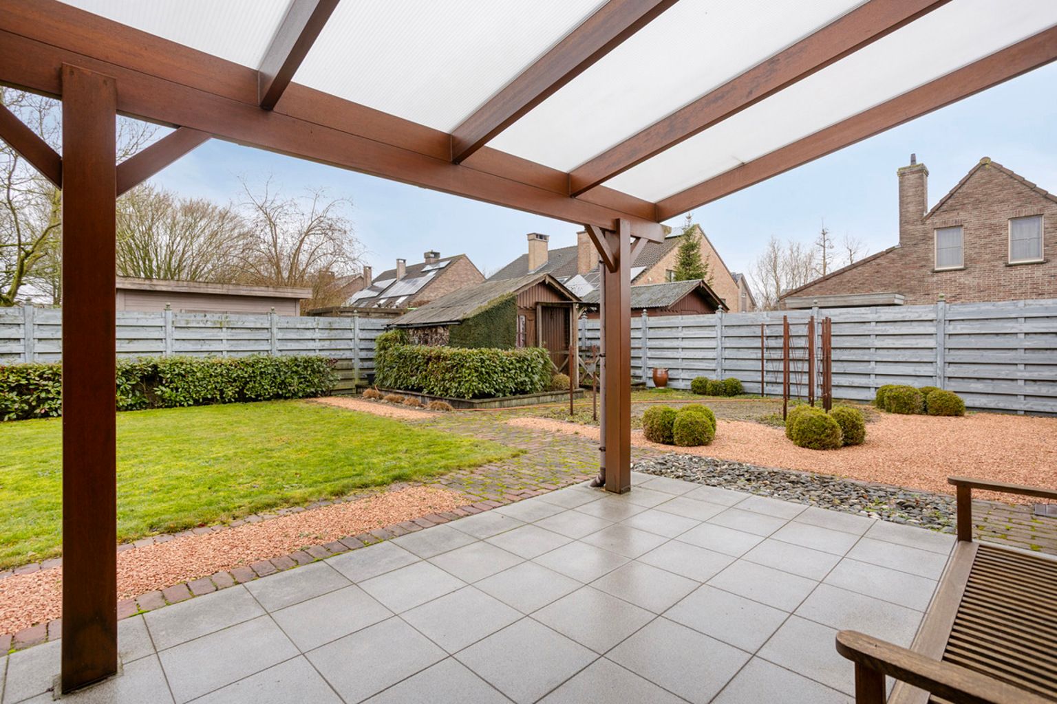 Uitstekend onderhouden driegevelwoning op topligging foto 19