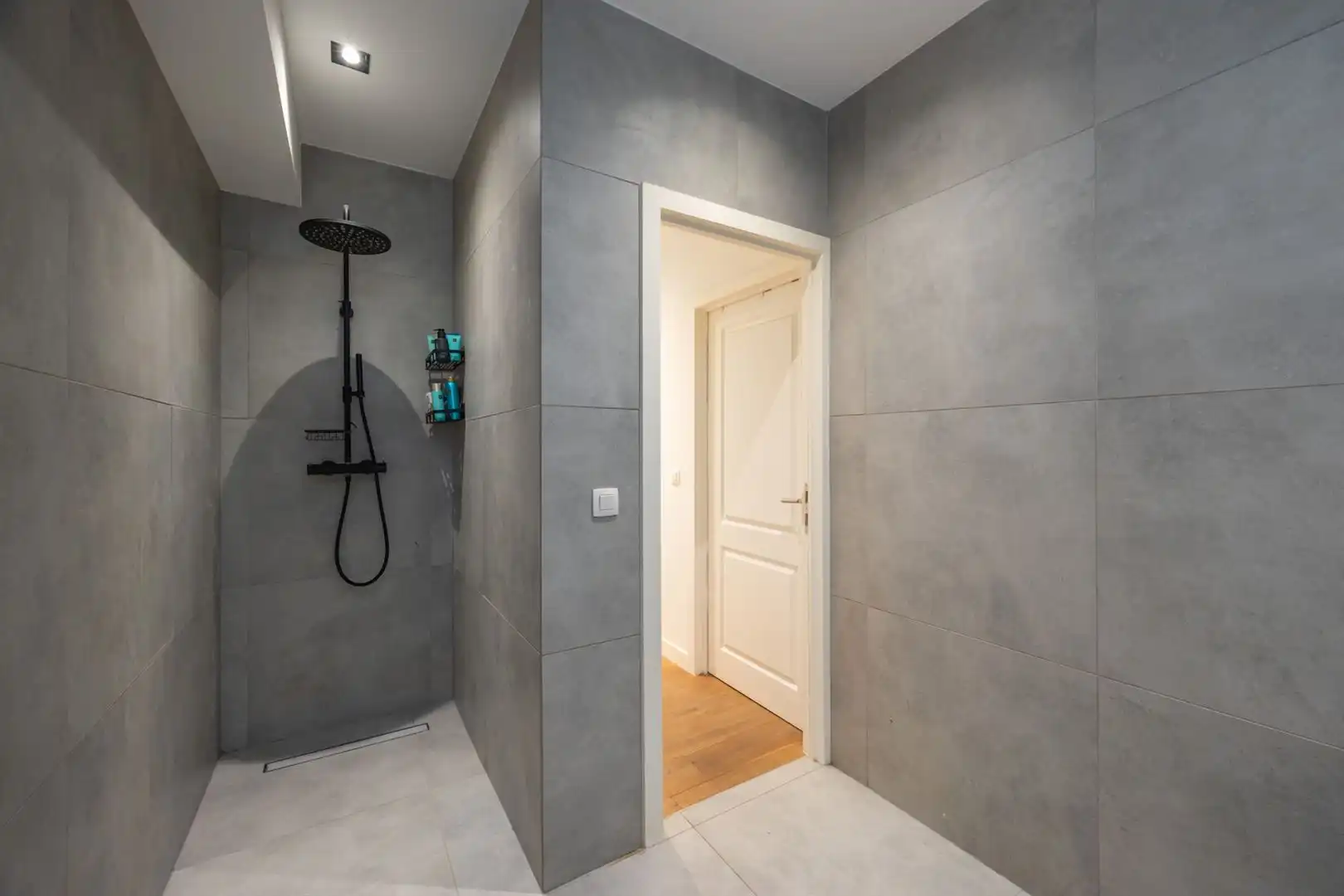 Appartement met 2 slaapkamers en gigantisch Zuid-gericht terras foto 17