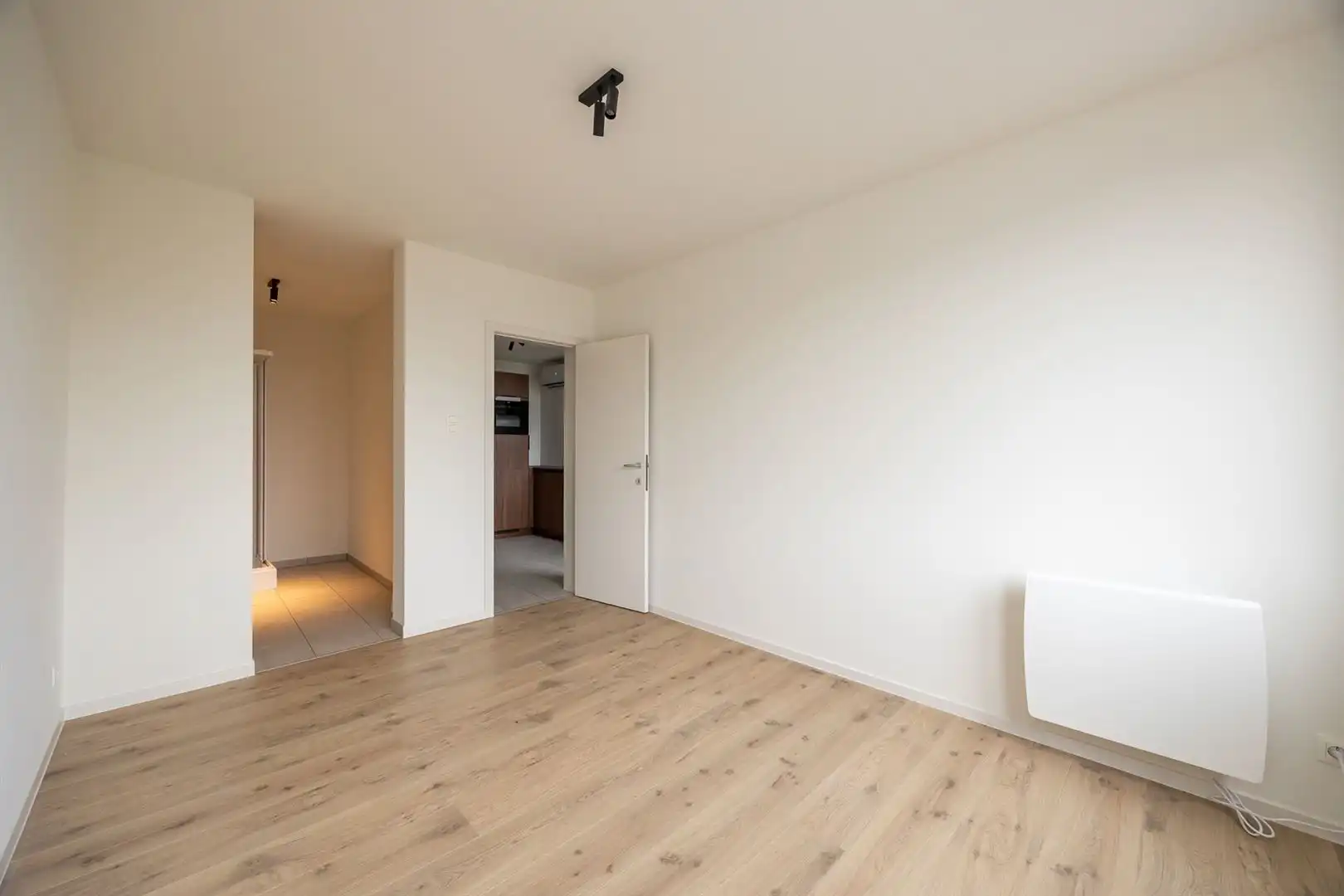 Gerenoveerd appartement in het hippe BOHO foto 16