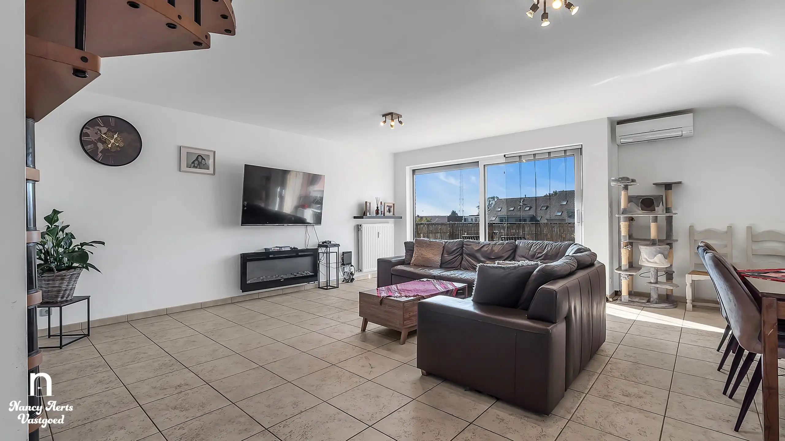 Ruim duplexappartement met terras, garage en topligging foto 15
