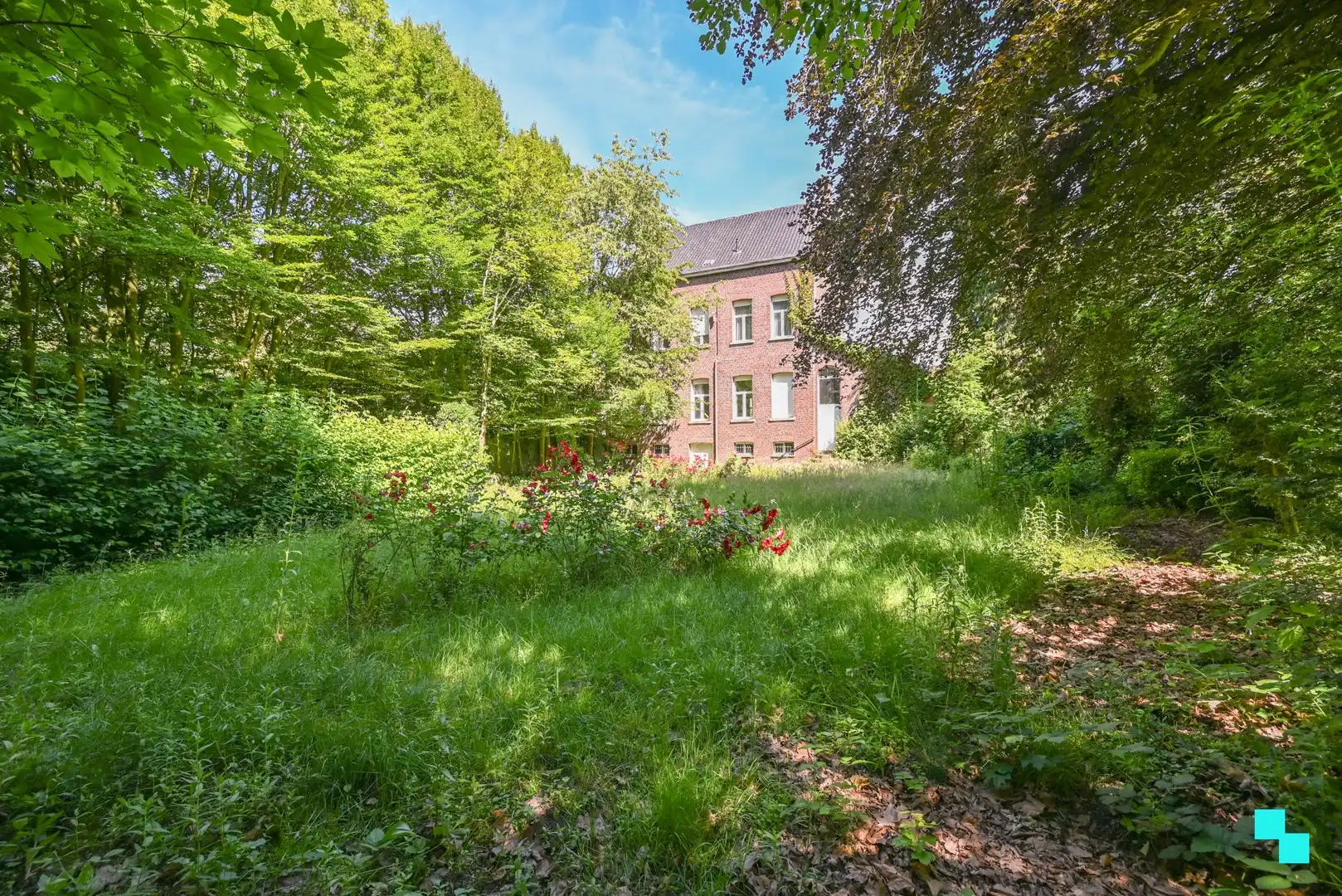 Karaktervolle voormalige pastorie met vier slaapkamers gelegen op een perceel van 1.605 m² foto 18