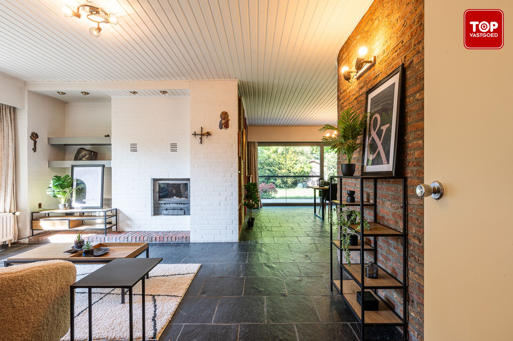 Ruime jaren zeventig villa in Mariakerke-Kolegem foto 5
