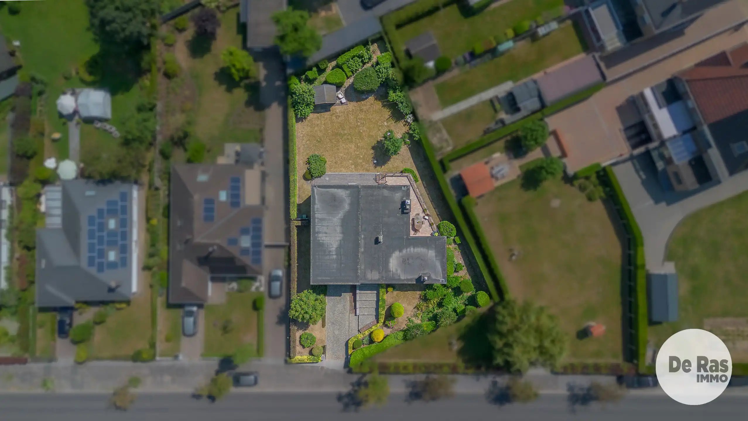 NIEUWERKERKEN – Statige en bijzonder ruime gezinswoning  foto 3