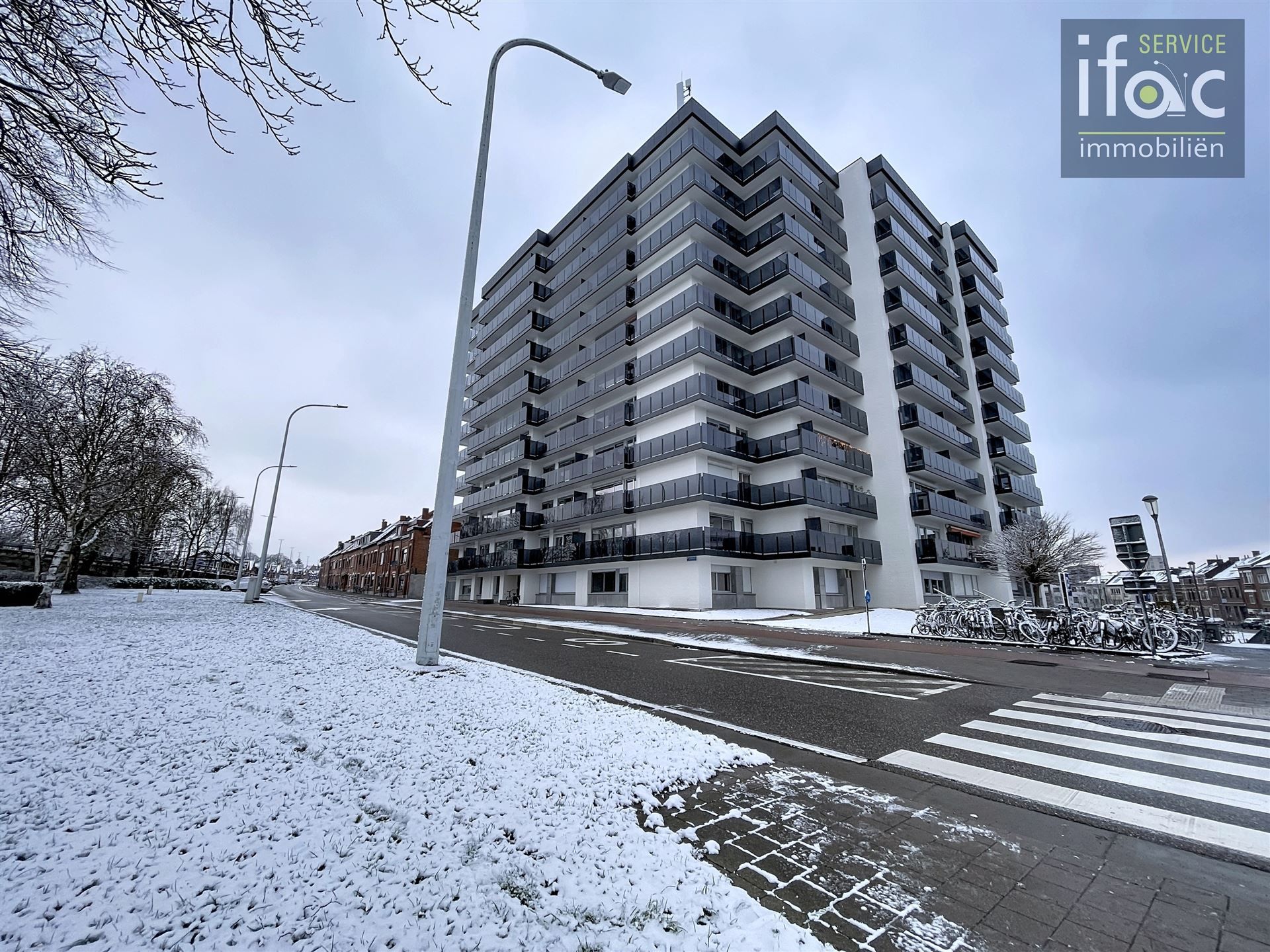 Geweldig gelegen appartement met 3 slaapkamers te Leuven foto {{pictureIndex}}