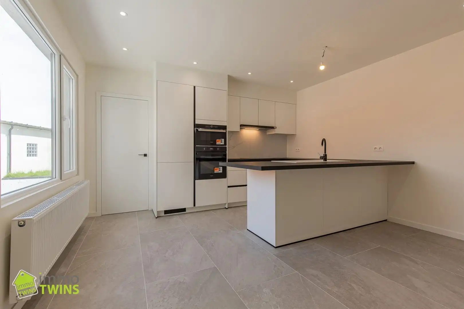 Te koop Instapklare ruime woning met achterliggende weide in Zele foto 7