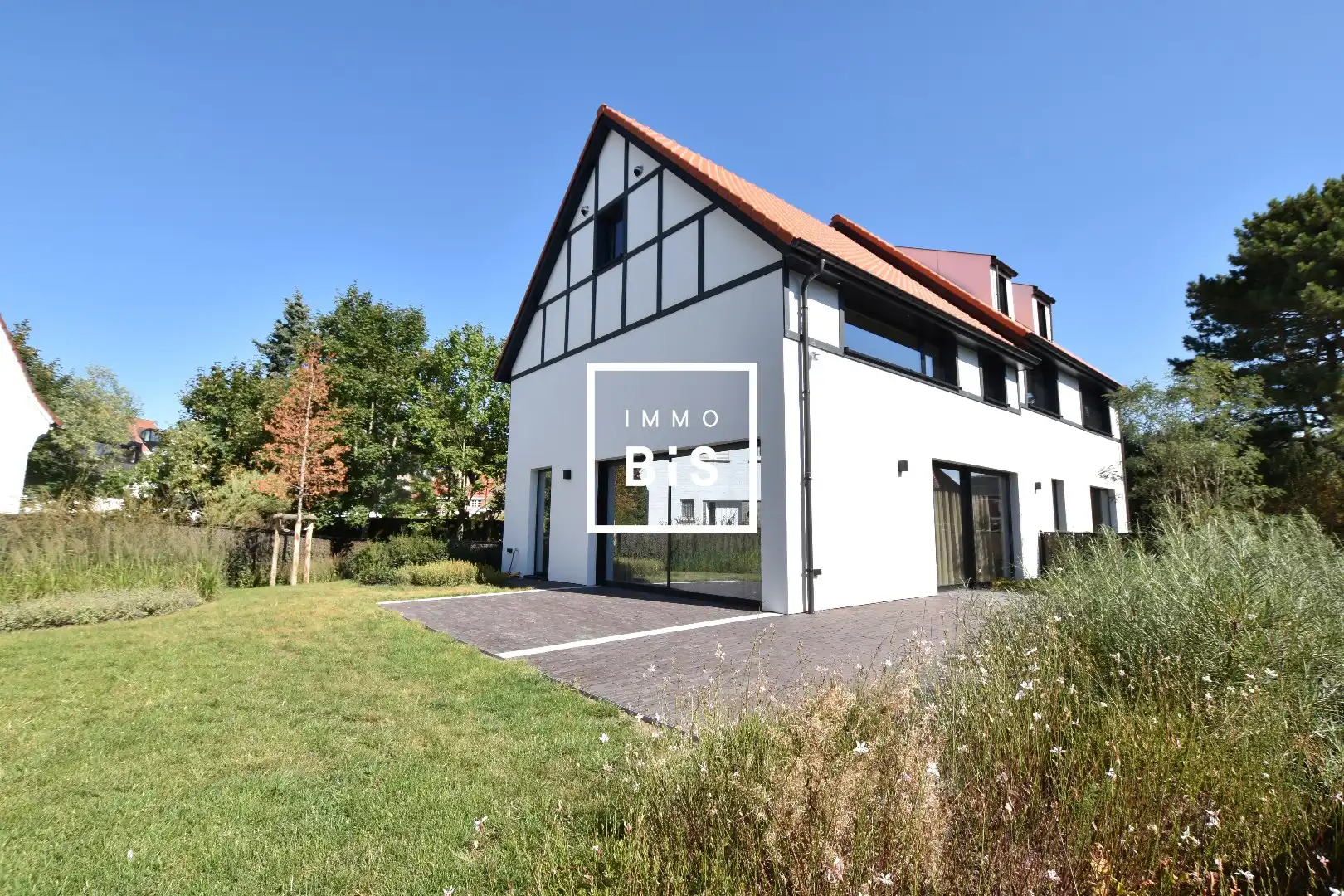 Charmante gerenoveerde villa verscholen in een paadje van het Zoute foto 2