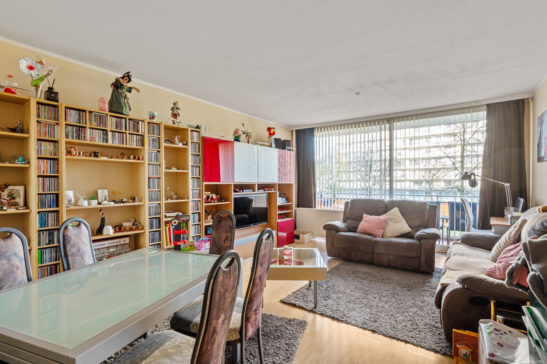 Appartement met 3 slaapkamers, terras en autostaanplaats te Berchem foto 3