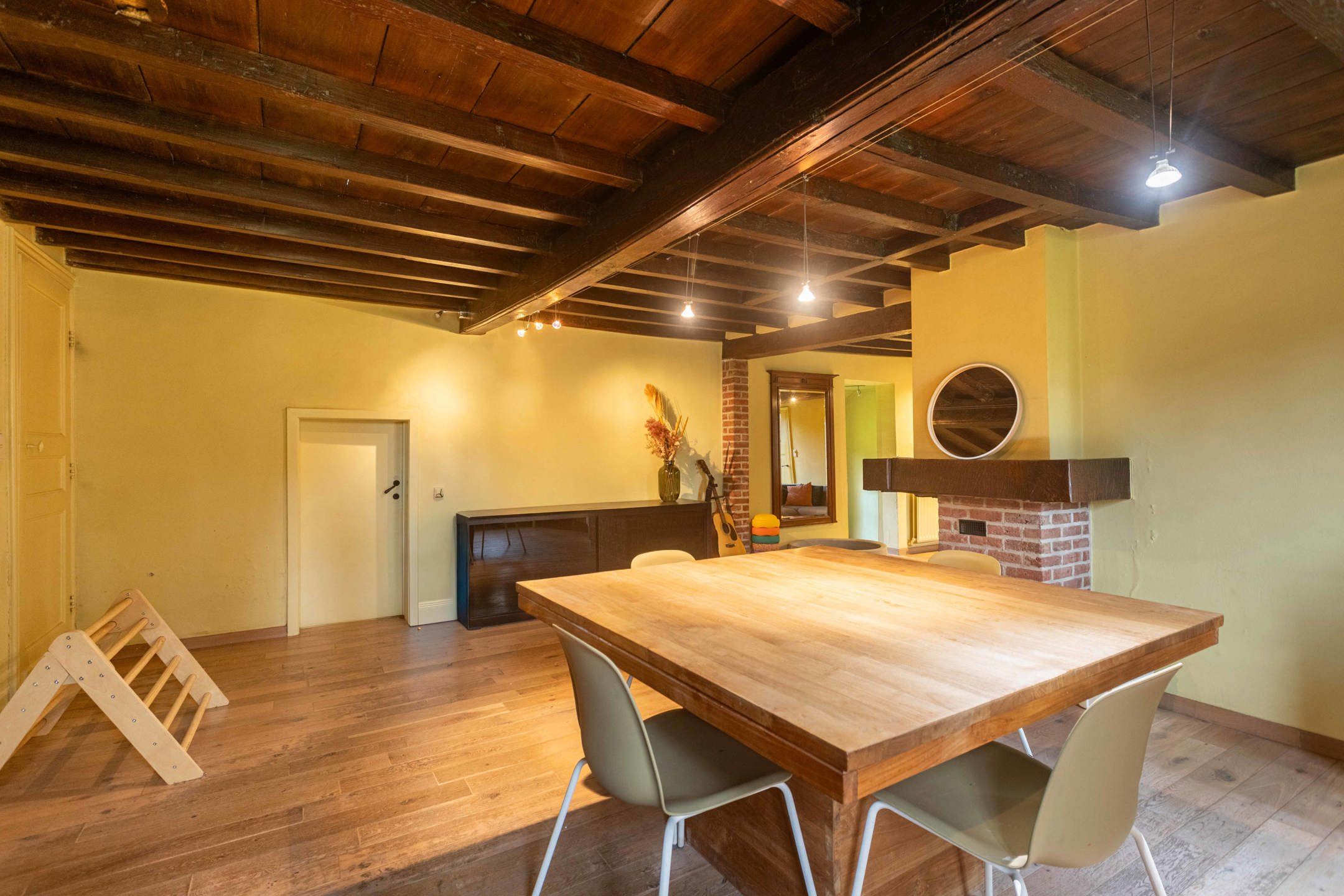 Charmante deels te renoveren alleenstaande woning  foto 10
