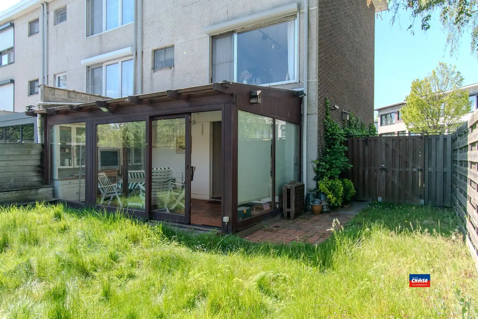 HOB met drie slaapkamers, garage en tuin foto 10