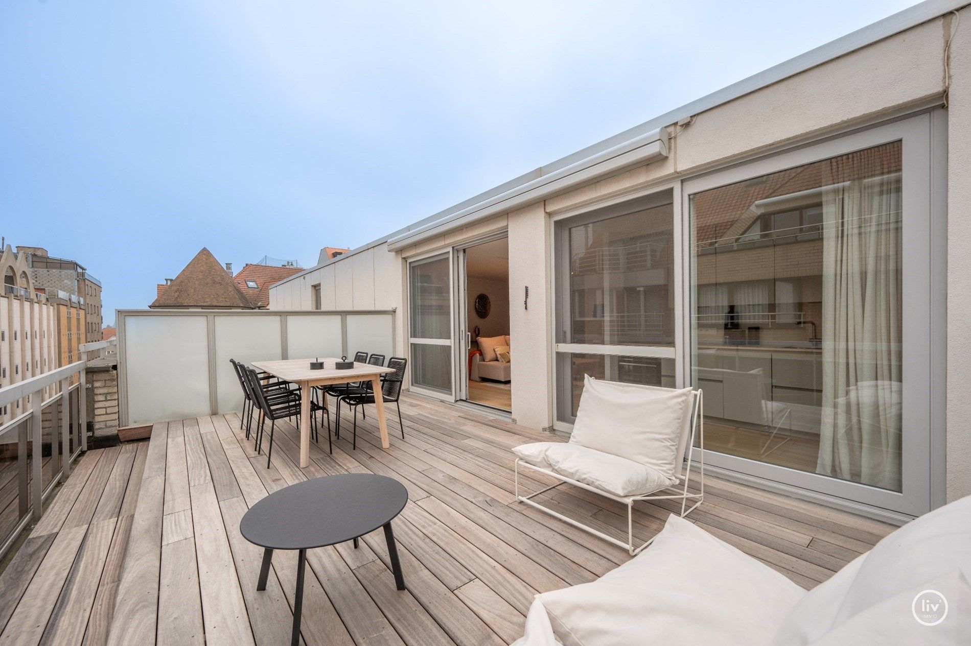 Integraal gerenoveerd penthouse met groot zonneterras I Knokke-Heist foto {{pictureIndex}}