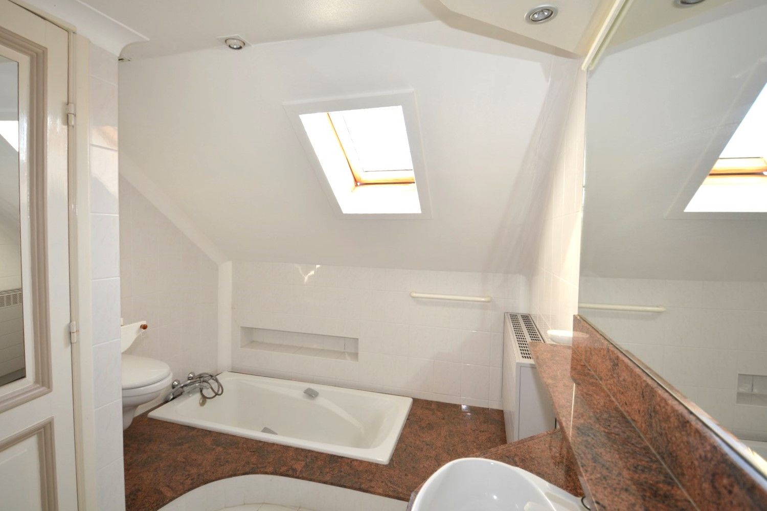 RUIM DUPLEX APPARTEMENT MET 2 SLK EN TERRAS! foto 9