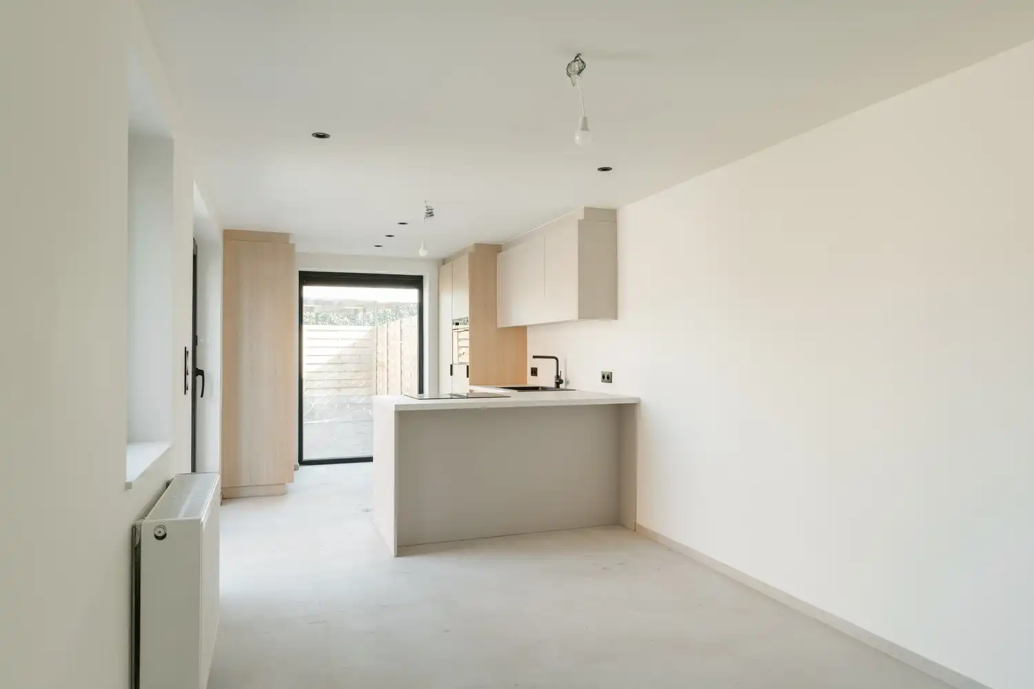 Ruime halfopen woning met 4 slaapkamers, ideaal gelegen aan de Steenweg op Kleine Brogel in Kaulille! foto 5