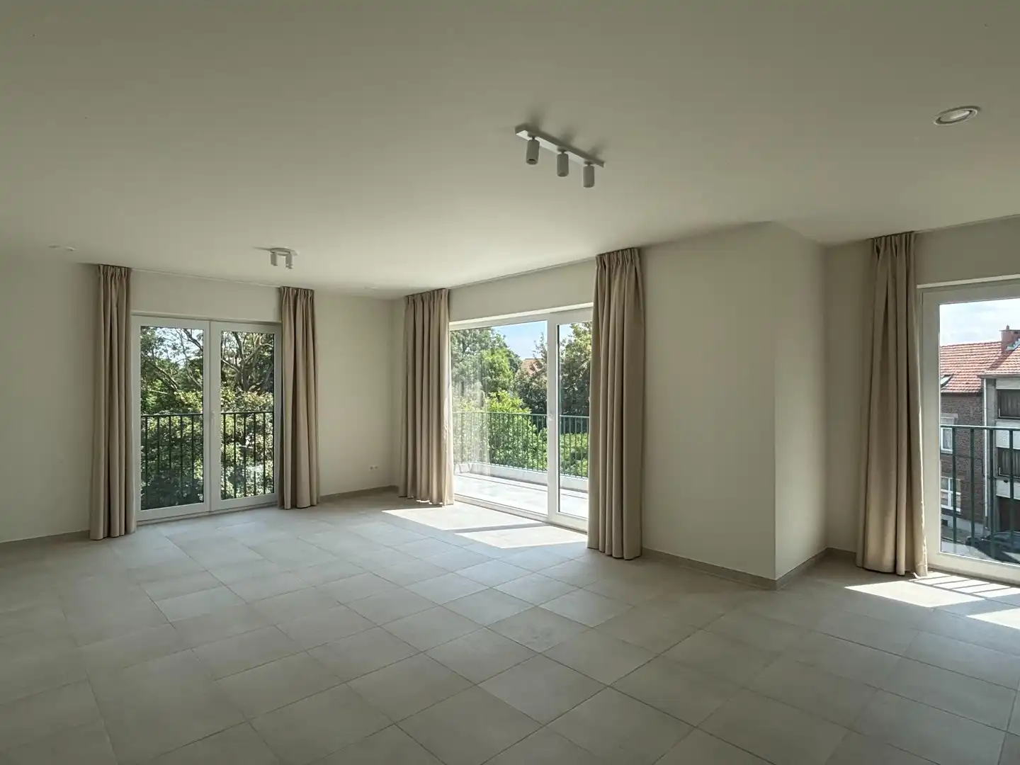 Stijlvol nieuwbouwappartement met 2 slaapkamers, ruim terras, ondergrondse staanplaats en berging in Residentie Groenloo – Koningslo (Vilvoorde) foto 4