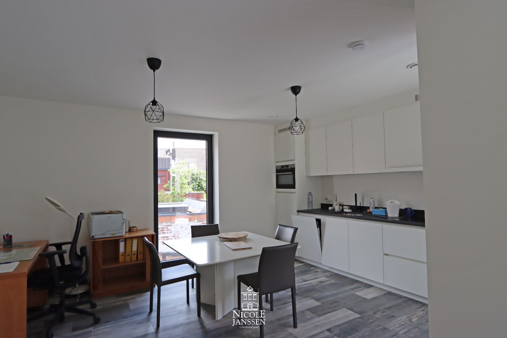 Nieuwbouwappartement met twee slaapkamers, terras en autostaanplaats in hartje Maaseik  foto 6