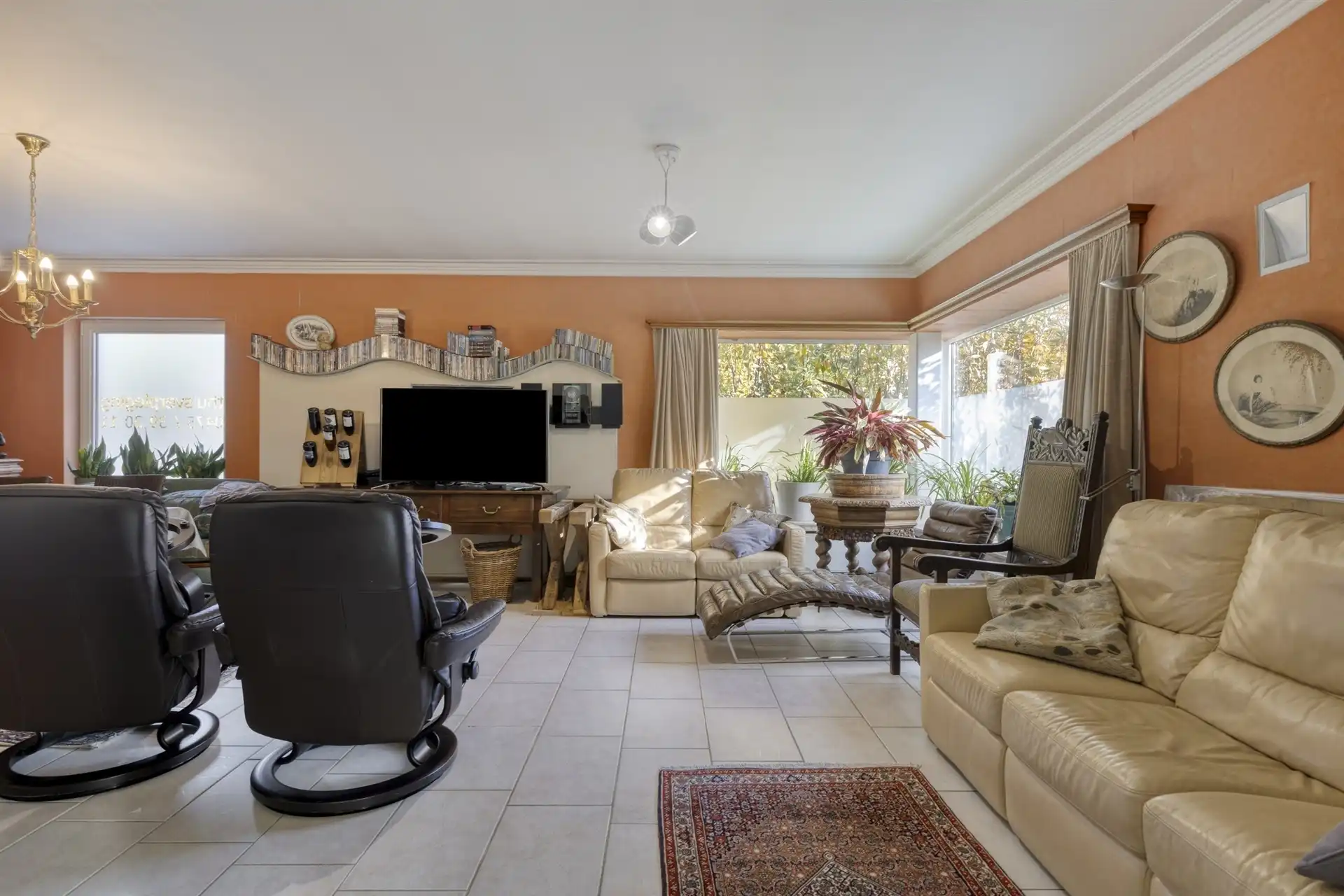 Karaktervolle, ruime villa met 4 slaapkamers foto 7