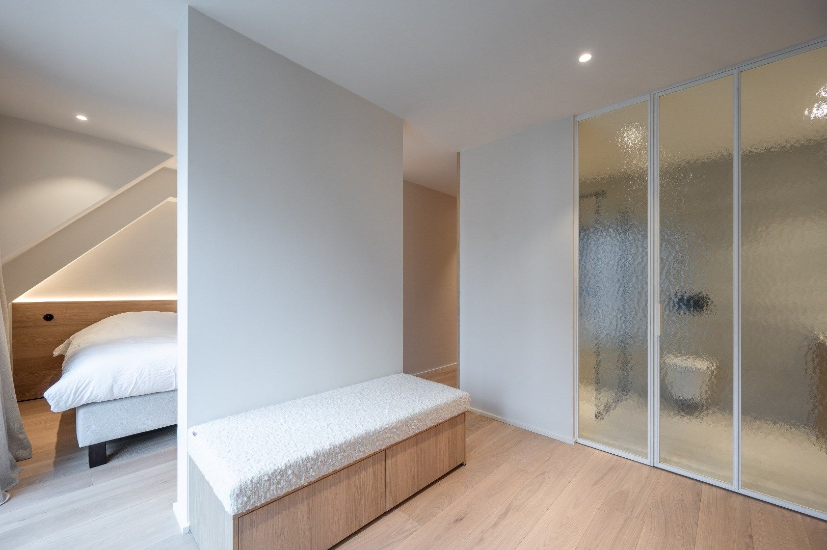 Luxueus afgewerkt duplex dakapp. met open zicht over de villa's van het Zoute, gelegen in het centrum van Knokke. Garage te koop foto 14