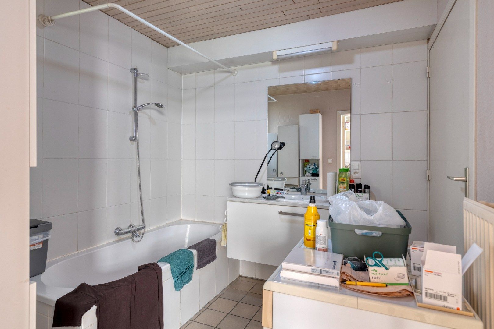 Op te knappen woning in het centrum van Mol met parkeerplaats !  foto 12