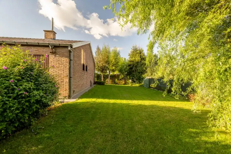 Open bebouwing op mooi perceel in rustige wijk. foto 15