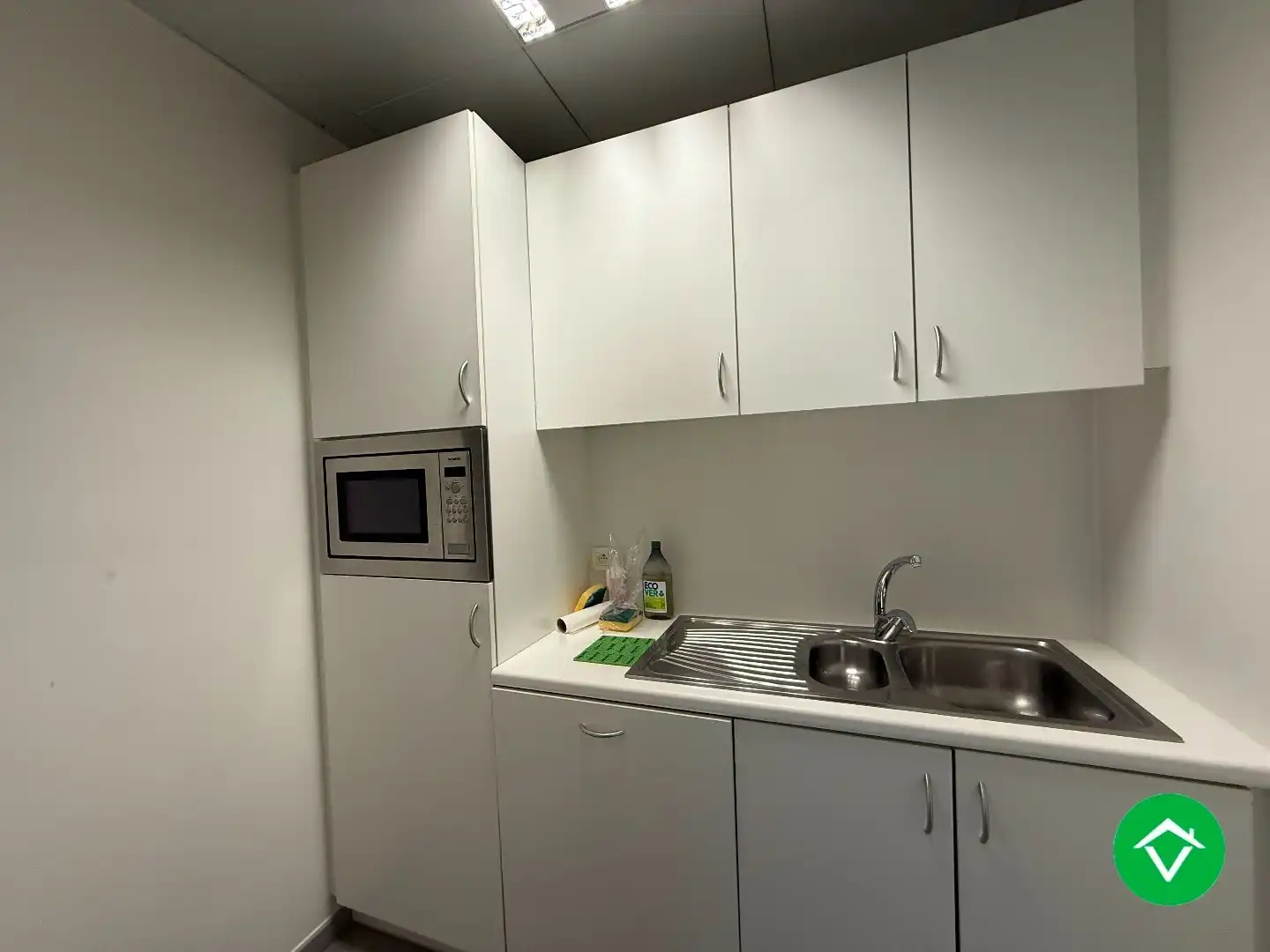 Ruim handelspand van 183m² op een centrale ligging te Roeselare foto 8