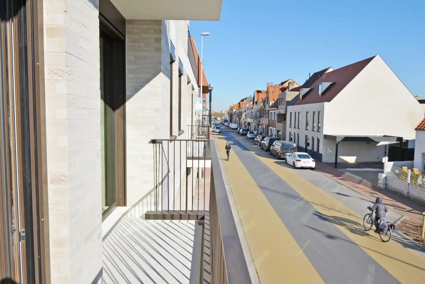 Zonnig nieuwbouw appartement nabij het strand in Duinbergen foto 2