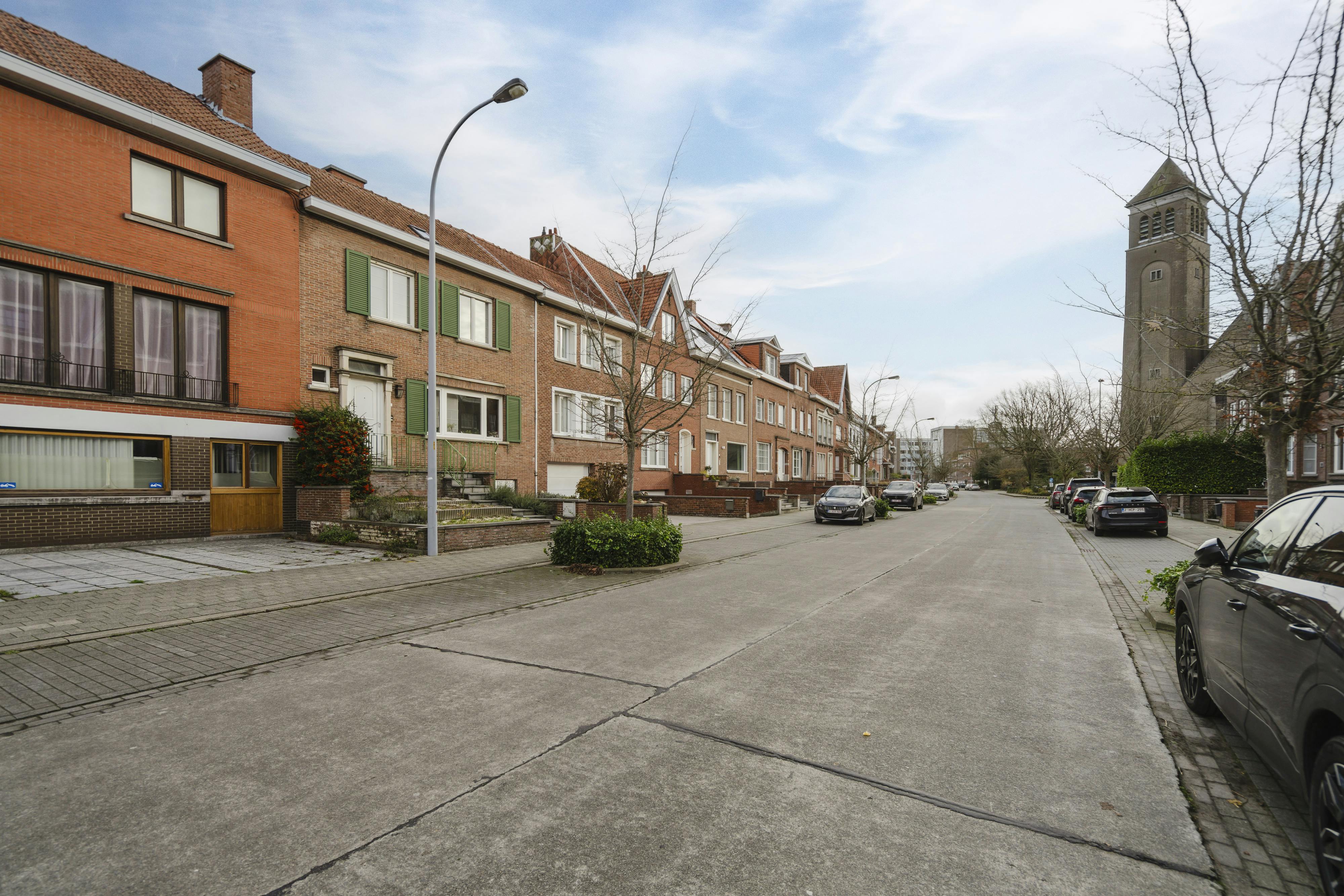 Karaktervolle burgerwoning te koop op Sint-Elisabeth te Kortrijk! foto 16