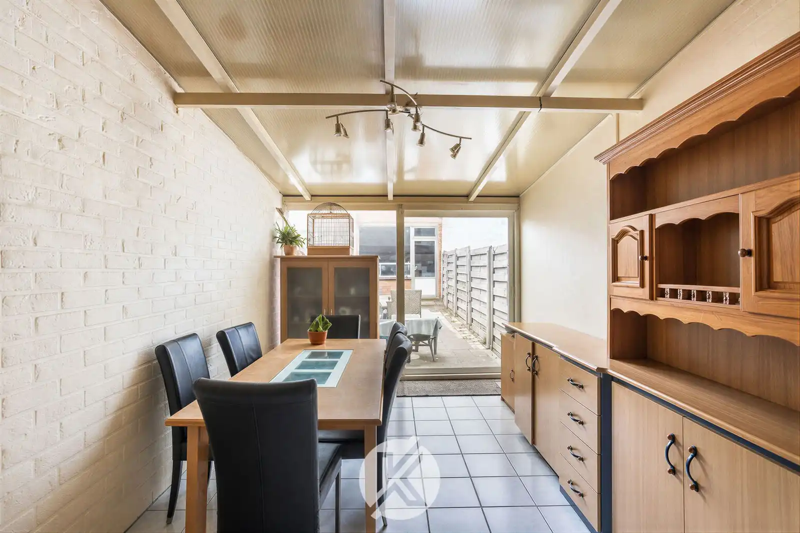 Charmante woning met ruime garage foto 4