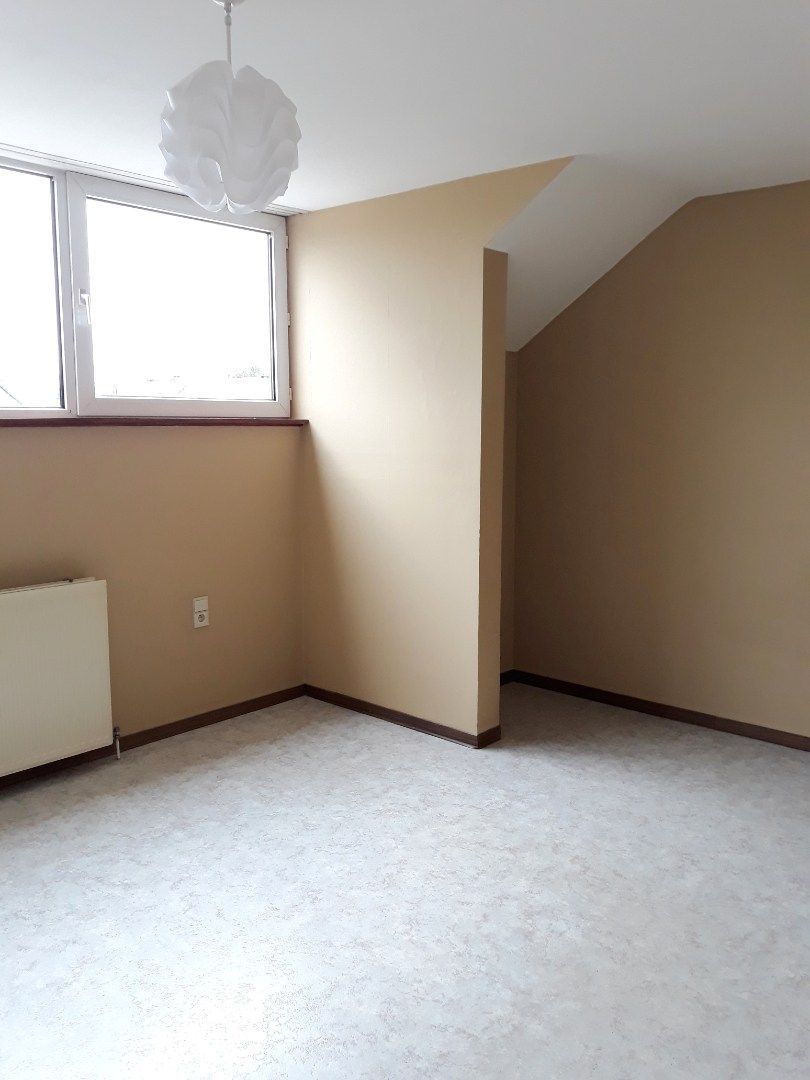 Ruim en licht dakappartement in Hasselt foto 10