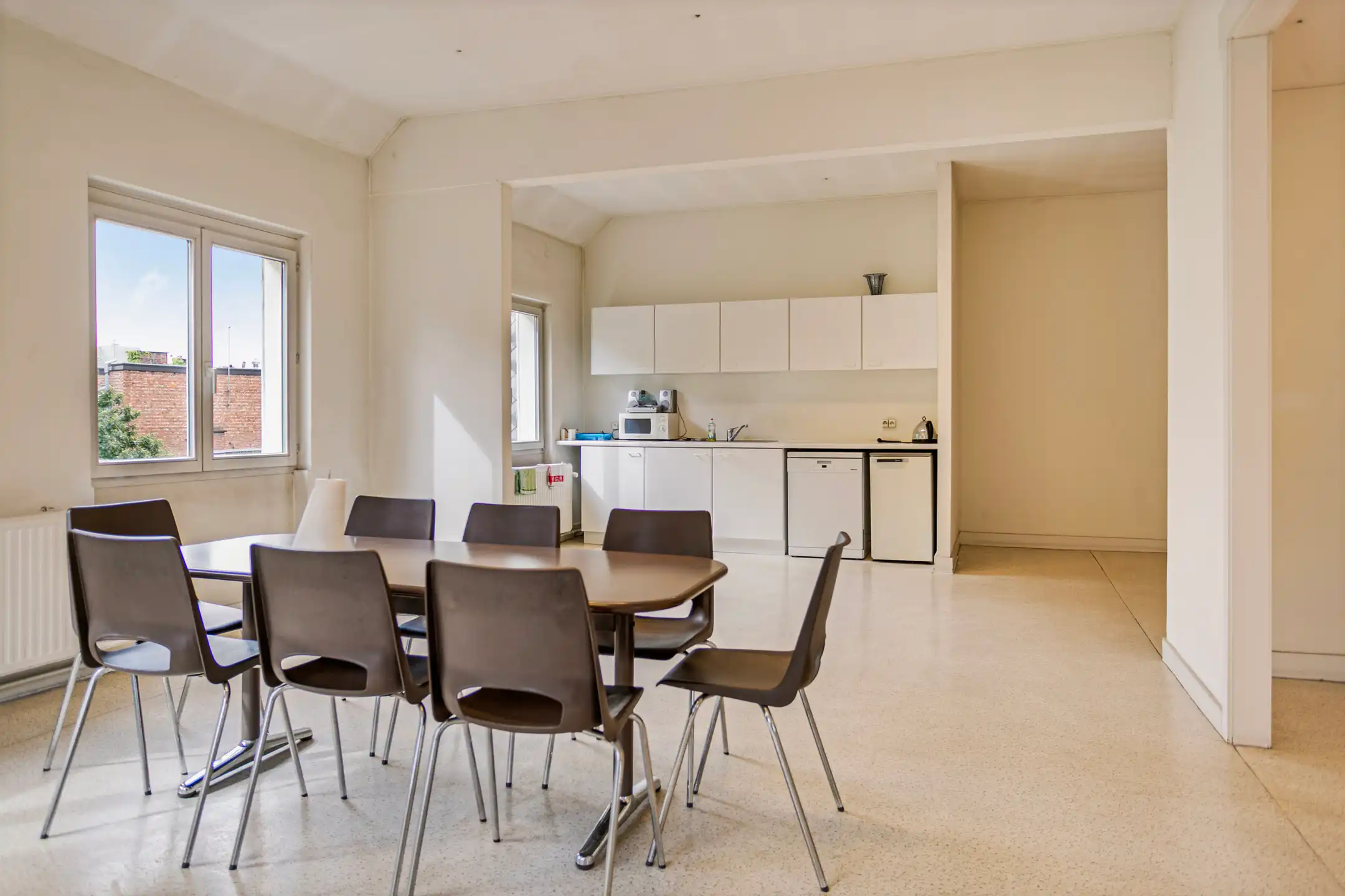 ANTWERPEN - Majestueus gebouw met parking foto 16