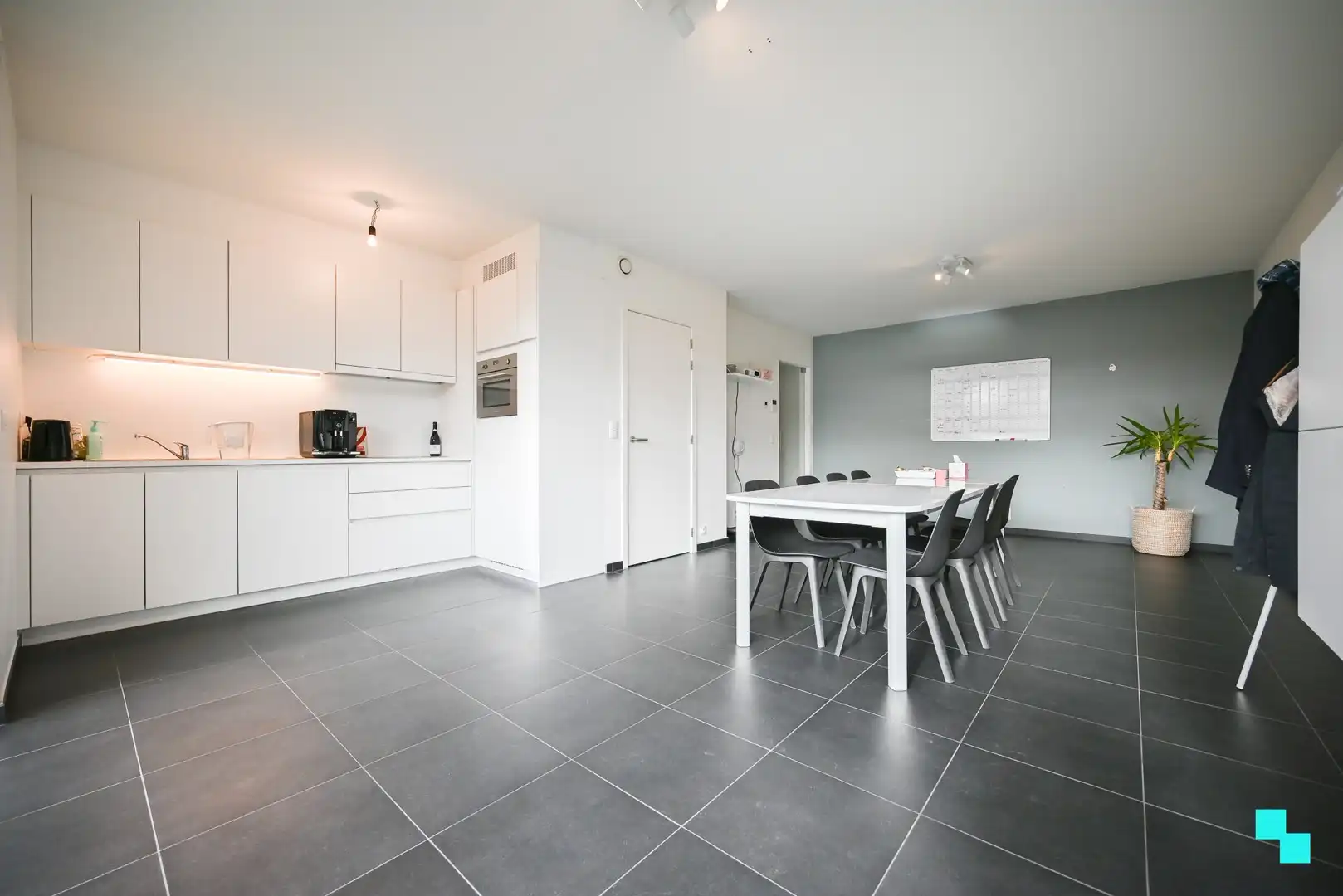 Residentieel gelegen gelijkvloers appartement te Izegem, Bosmolens foto 10