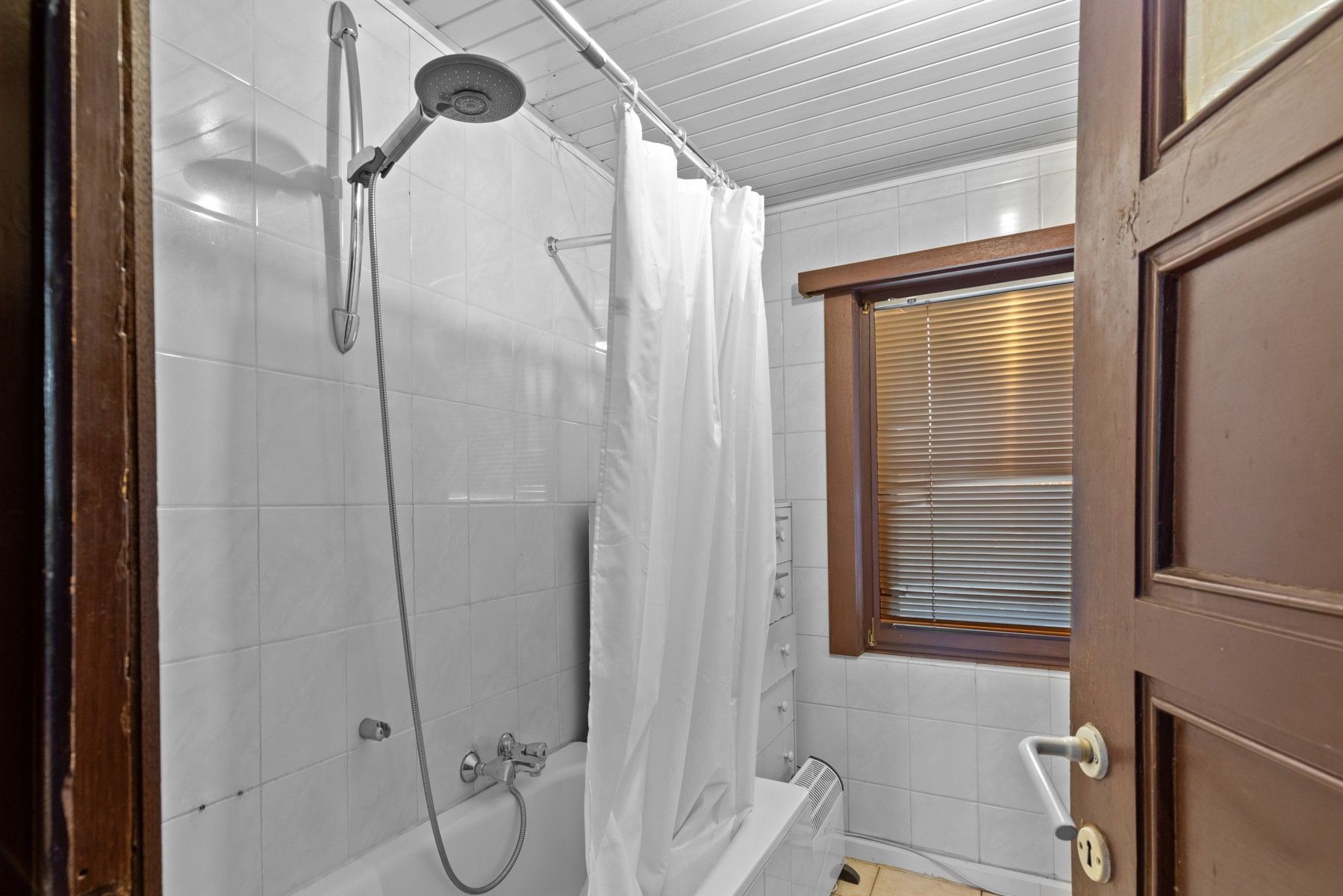 Te renoveren woning met karakter in een rustige buurt foto 11