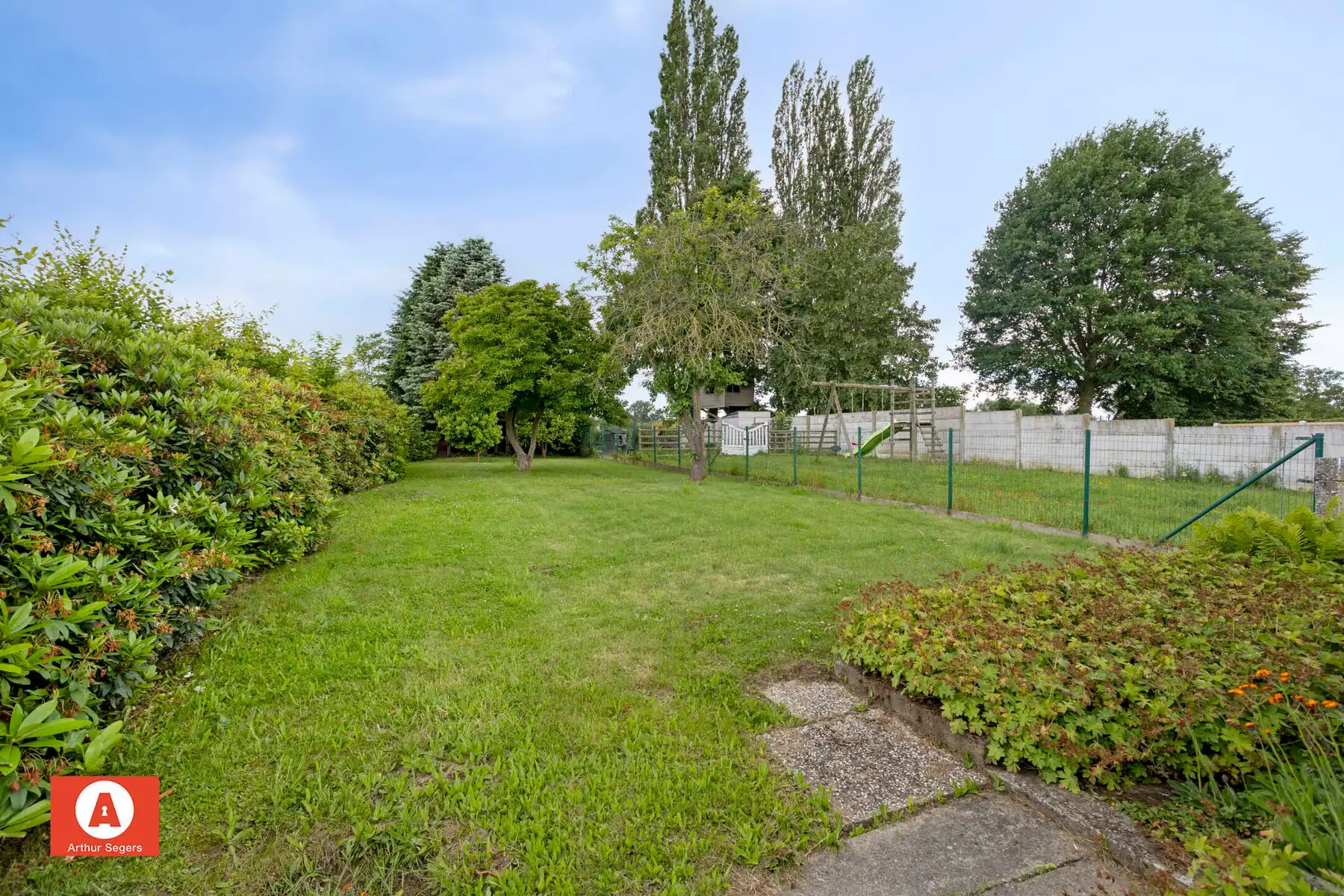 Te renoveren woning met werkhuis en ruime tuin foto 23