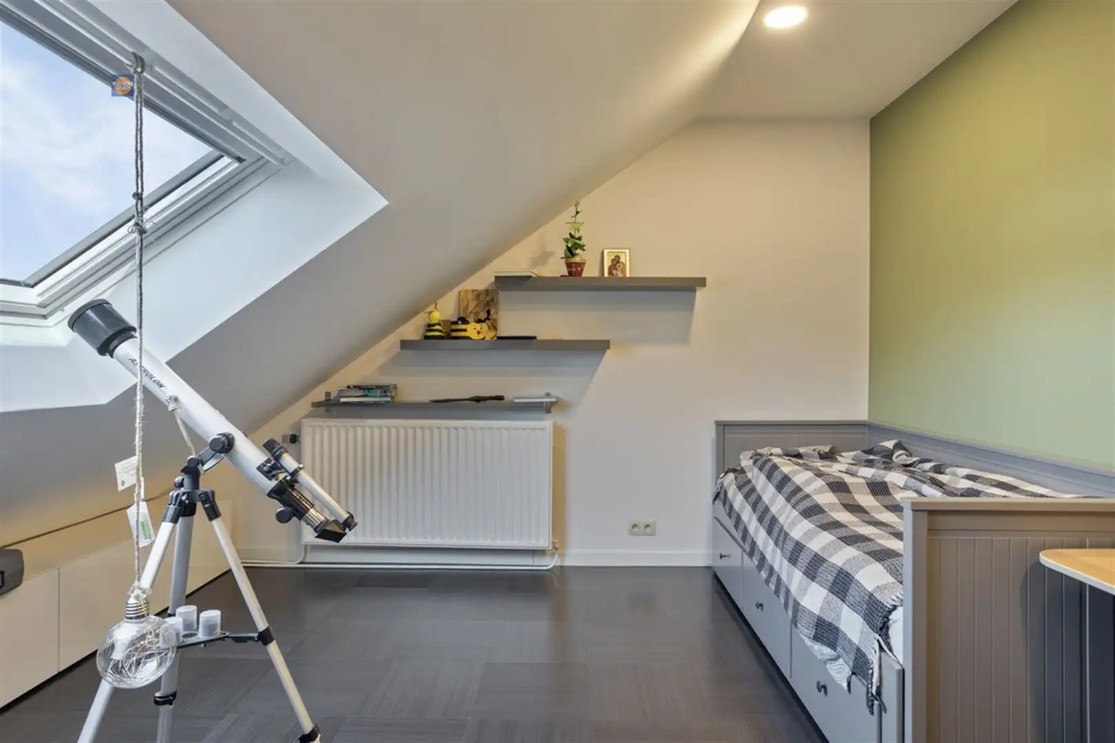 Rustig gelegen woning met 4 slaapkamers foto 16