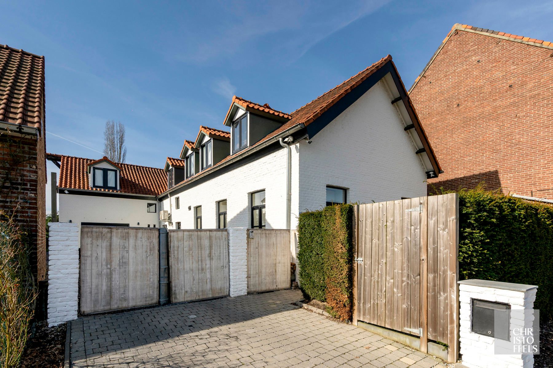 Gerenoveerde langgevel hoeve op een perceel van 1.060 m²!  foto 28