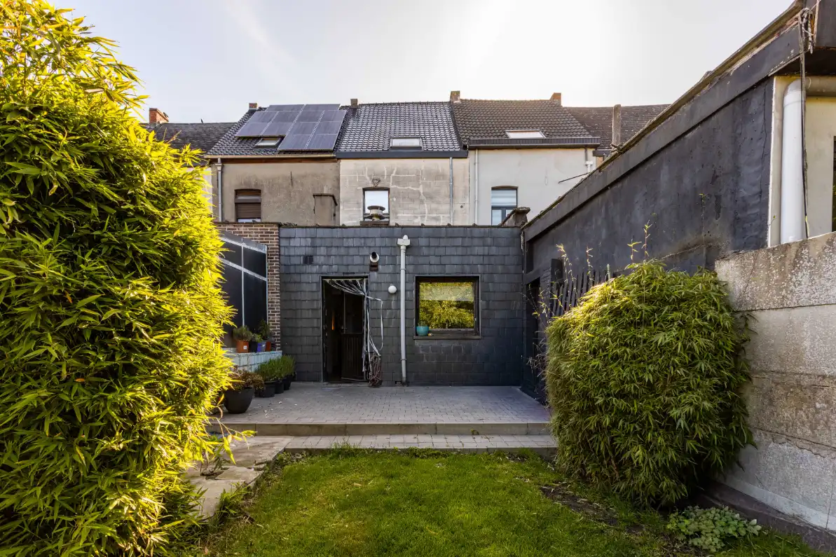 Rijwoning  met 4 slaapkamers en mooie tuin foto 17