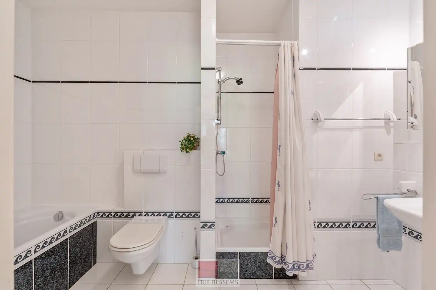 Exclusieve villa met natuurleien dak, gelegen op een unieke toplocatie in het prachtige Maasmechelen, gelegen op een perceel van 3295m². foto 20