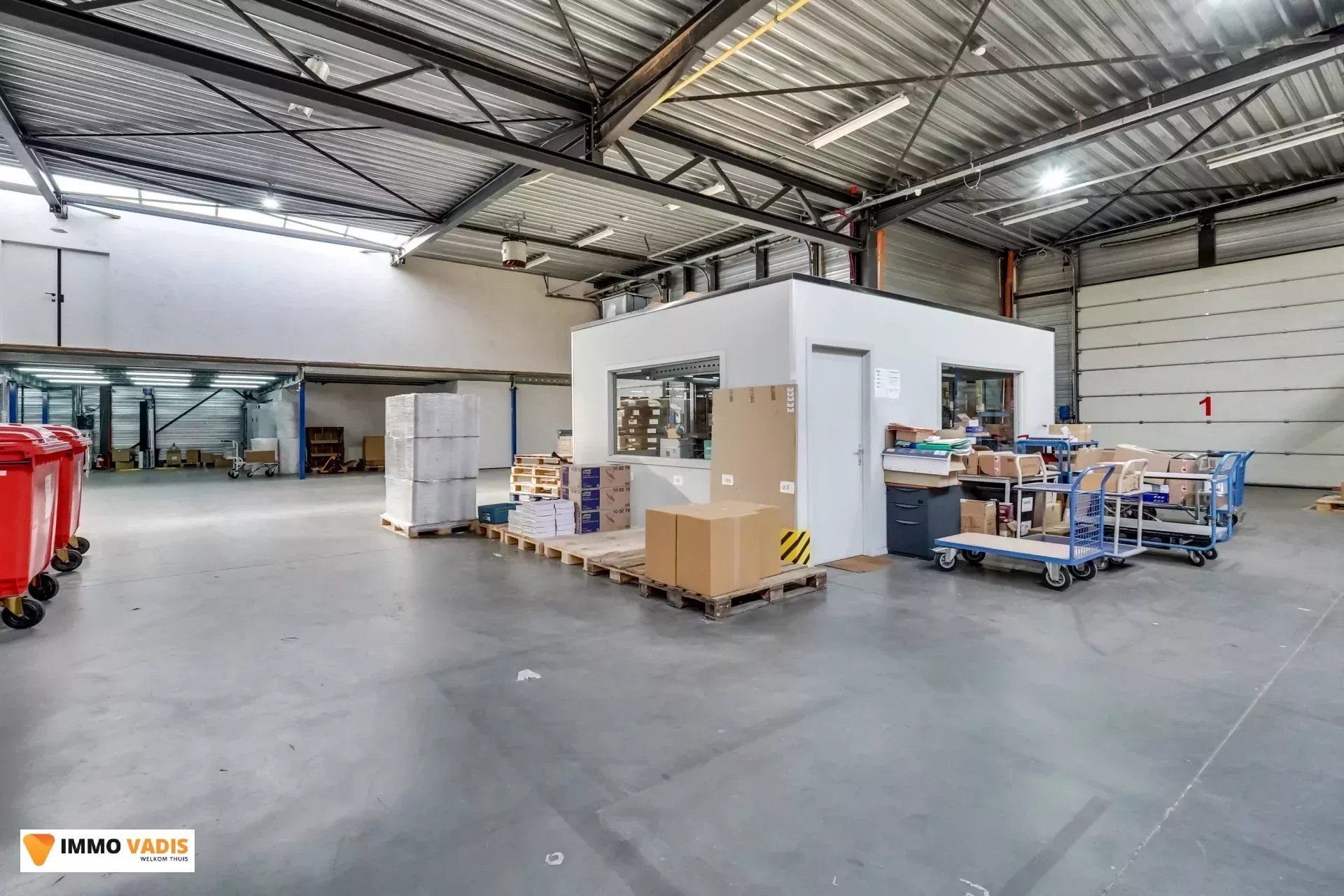 Industrieel gebouw 1500 m² op strategische locatie foto 3