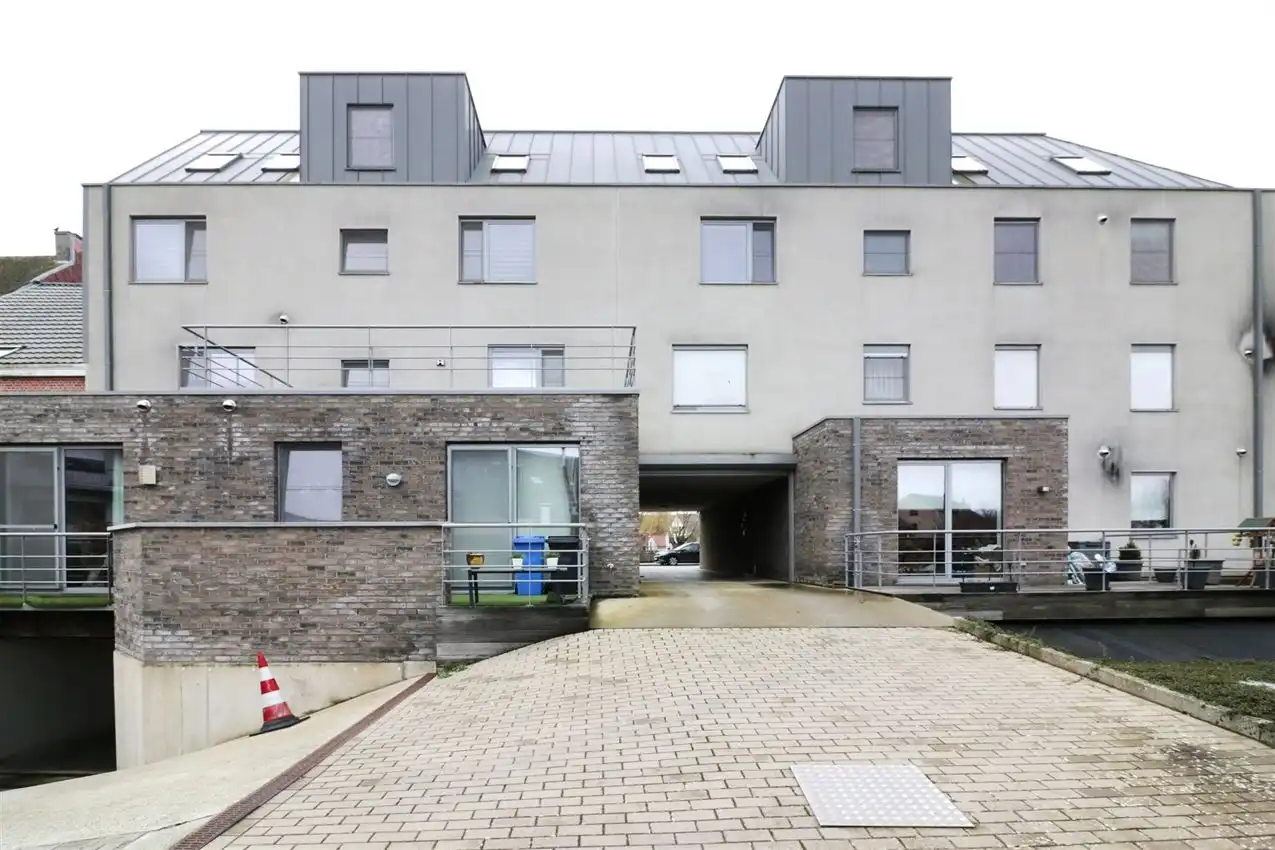 Zonnige penthouse met 2 slaapkamers, mooi terras, inclusief garage  foto 49