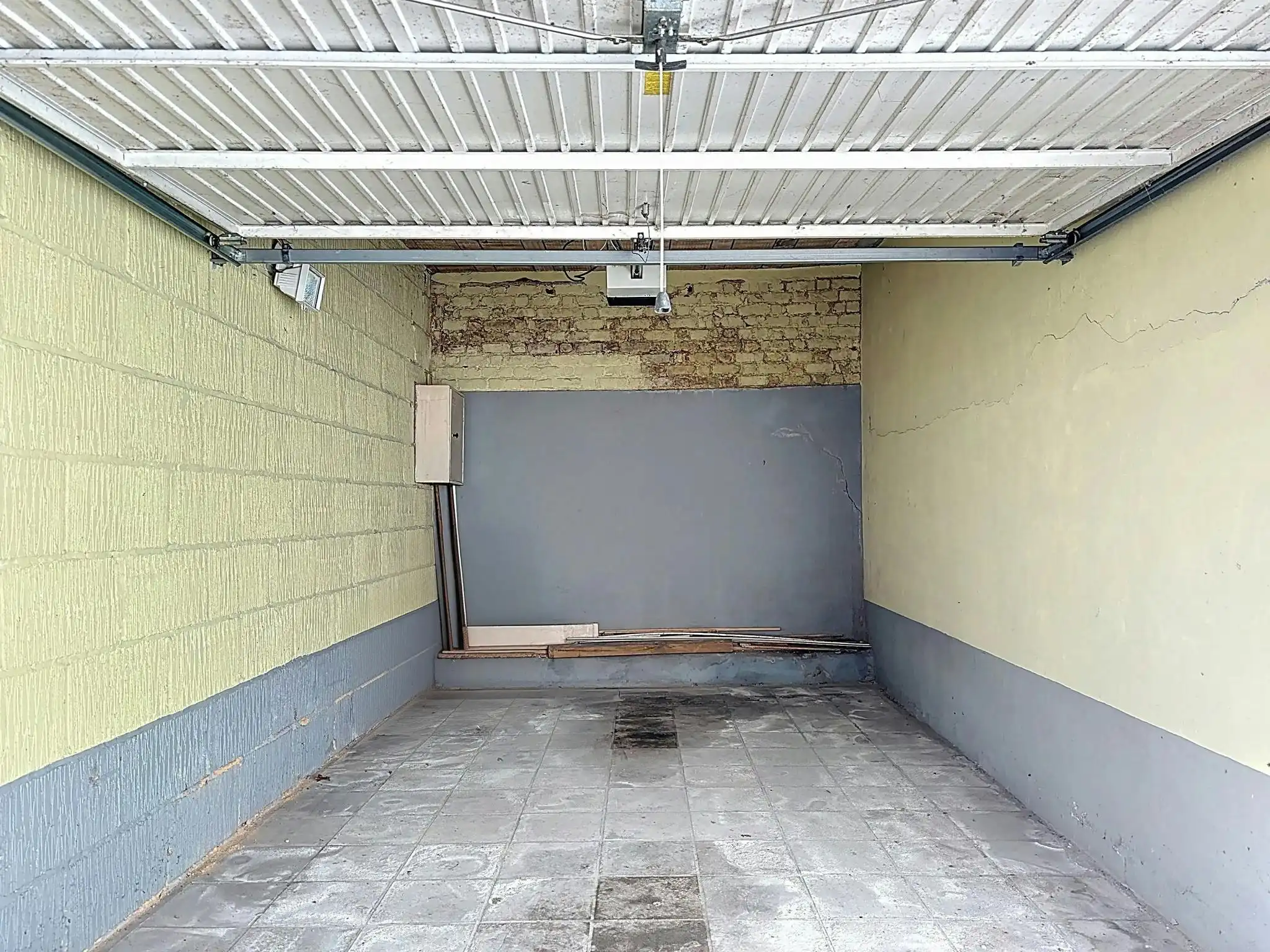 Garage te koop in Kortrijk!  foto 2