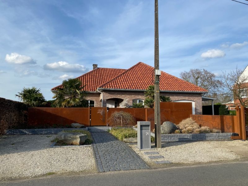Ruime bemeubelde studio met autostaanplaats, GEEN DOMICILIE MOGELIJK foto {{pictureIndex}}